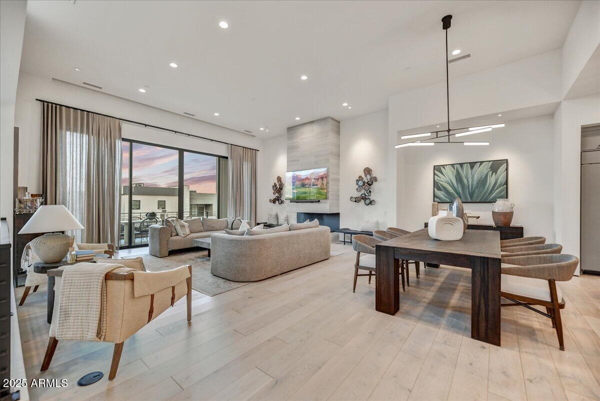 PHOENICIAN - Residential