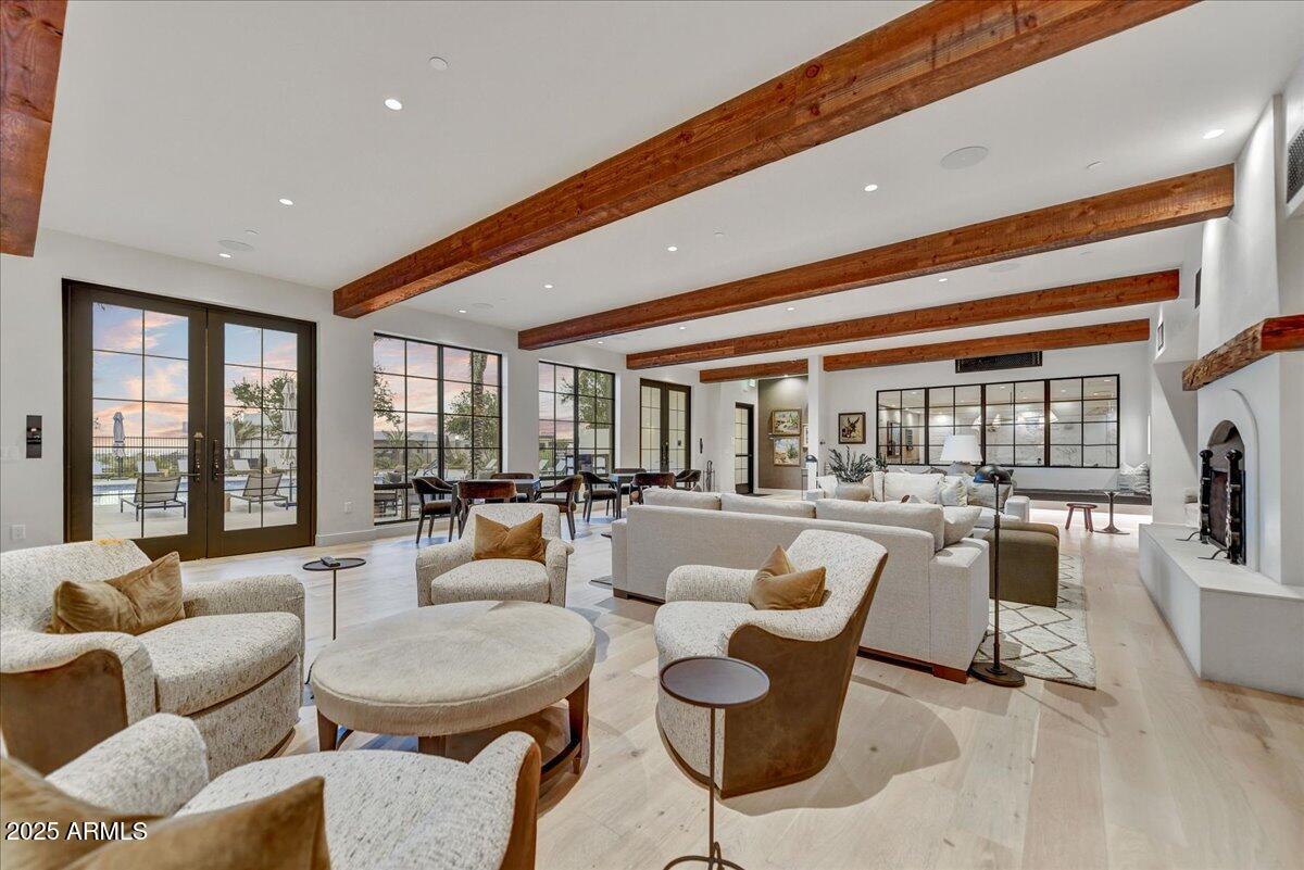 PHOENICIAN - Residential