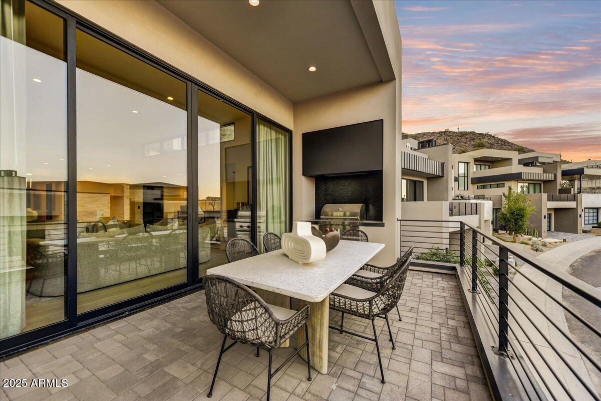 PHOENICIAN - Residential