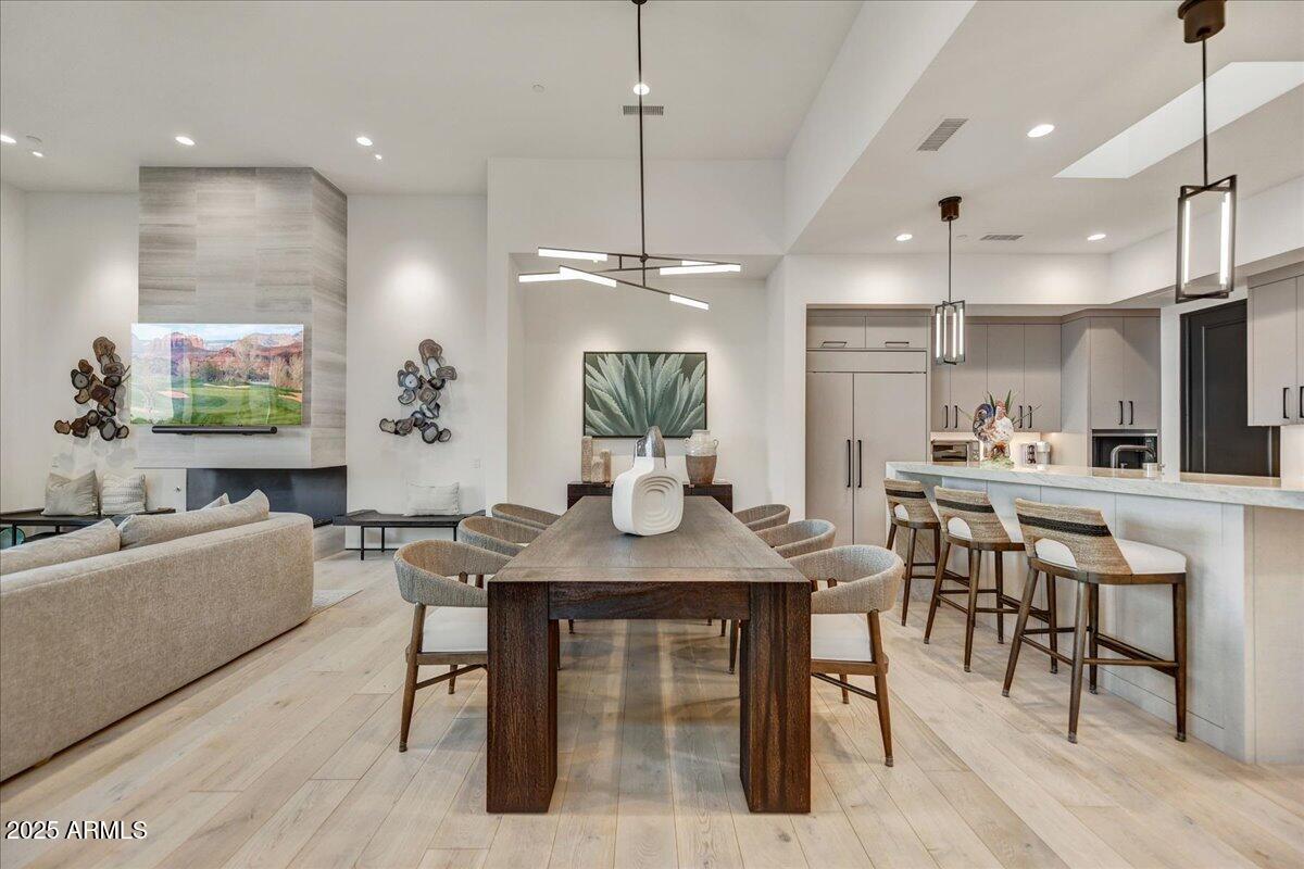 PHOENICIAN - Residential