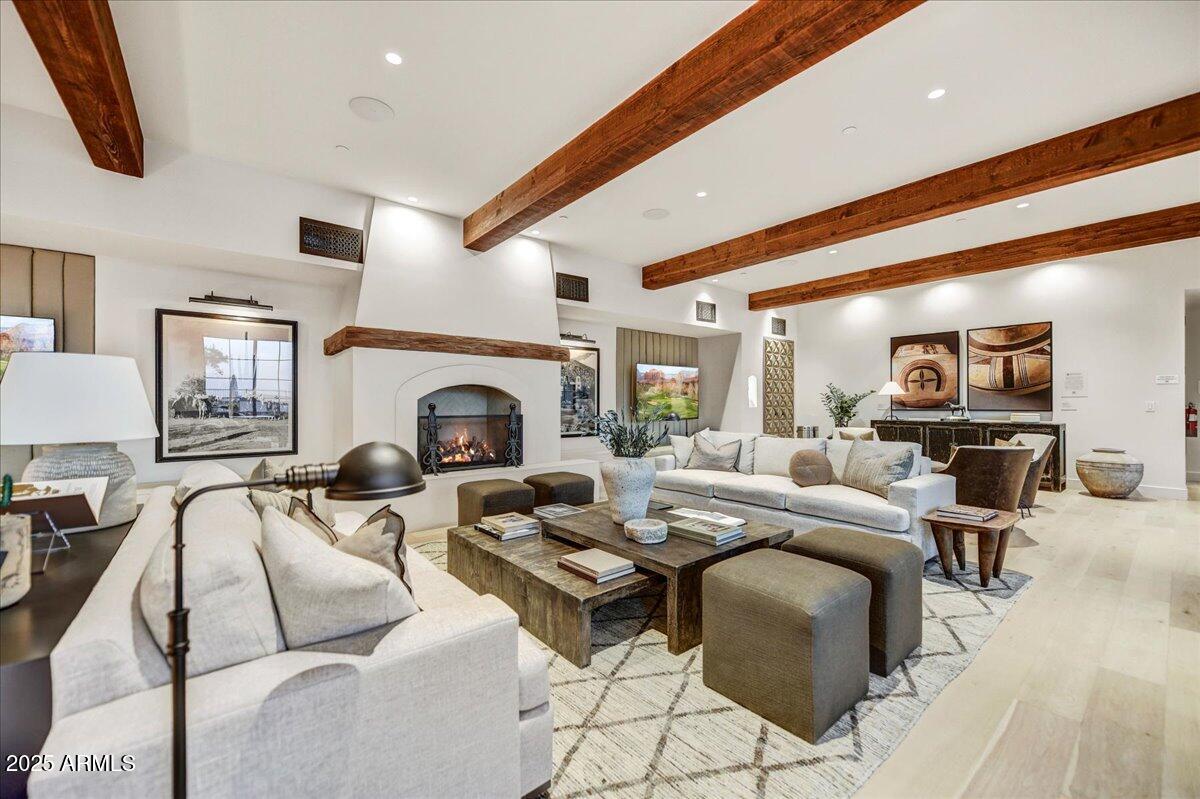 PHOENICIAN - Residential