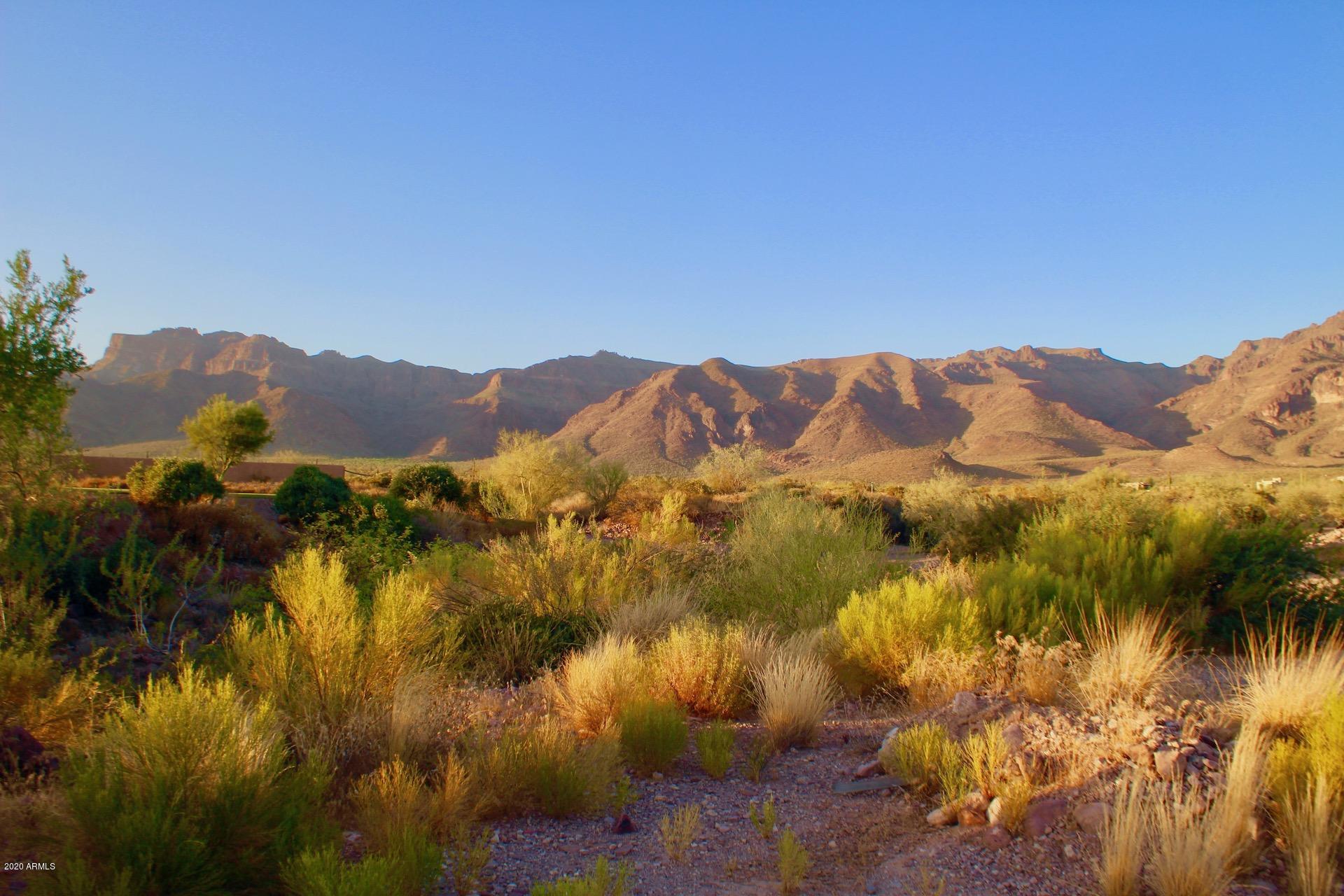 SUPERSTITION MOUNTAIN - Land