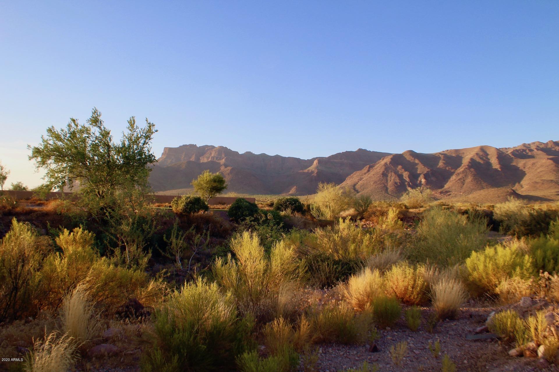 SUPERSTITION MOUNTAIN - Land
