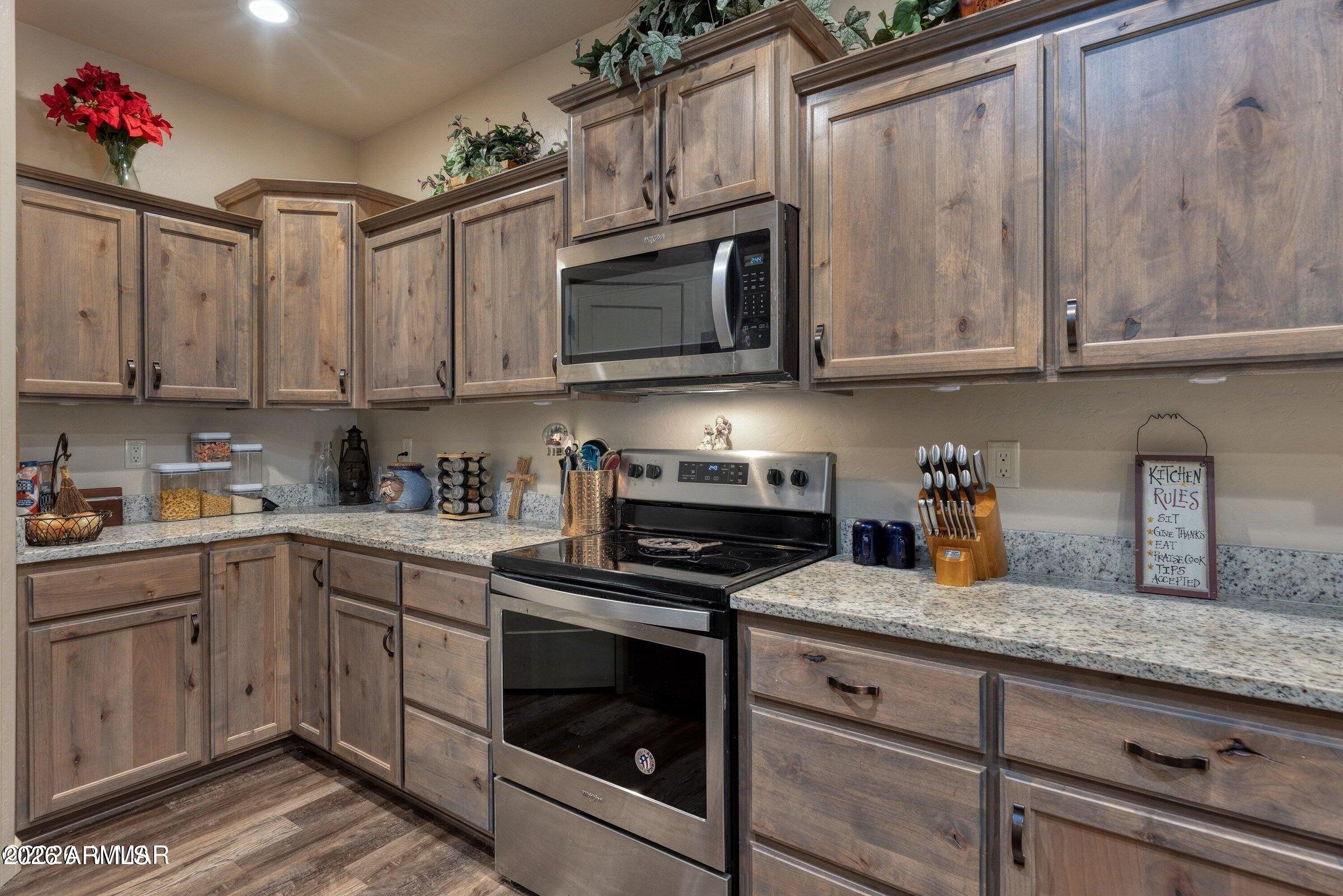 STARLIGHT RIDGE ESTATES TOWNHOUSES - Residential