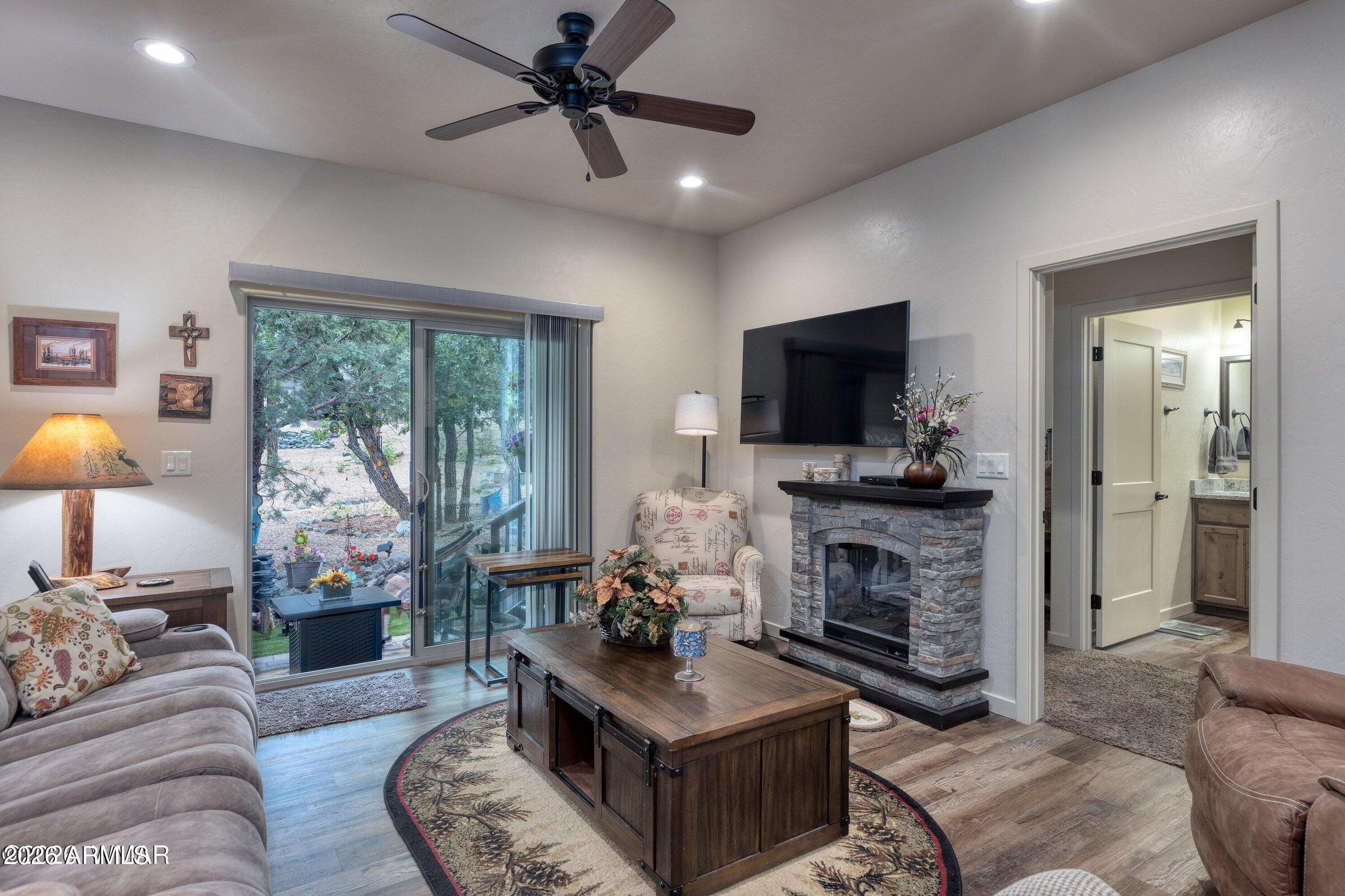 STARLIGHT RIDGE ESTATES TOWNHOUSES - Residential