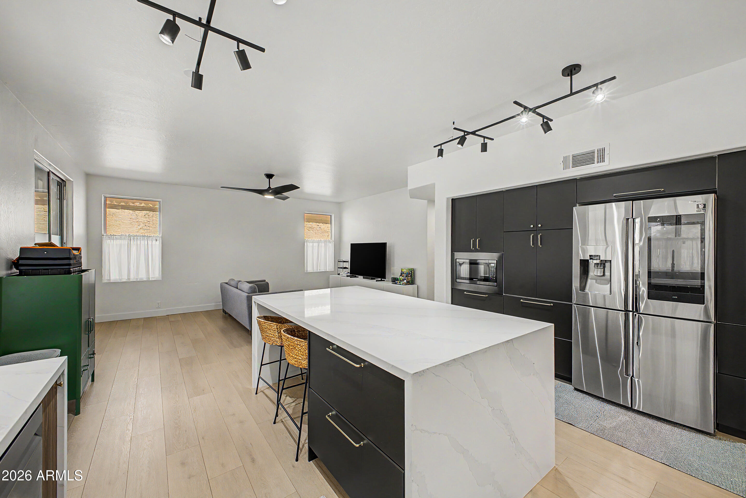 WARNER RANCH 4 UNIT ONE - Residential