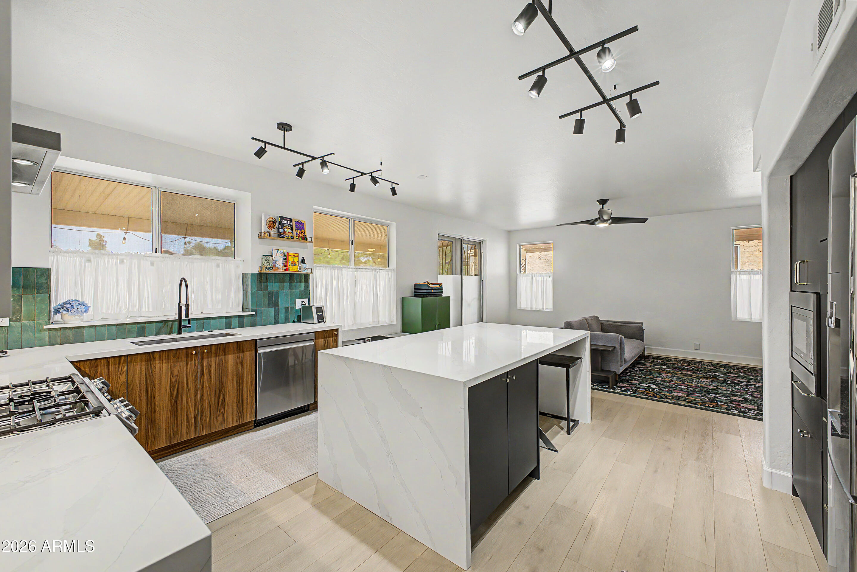 WARNER RANCH 4 UNIT ONE - Residential