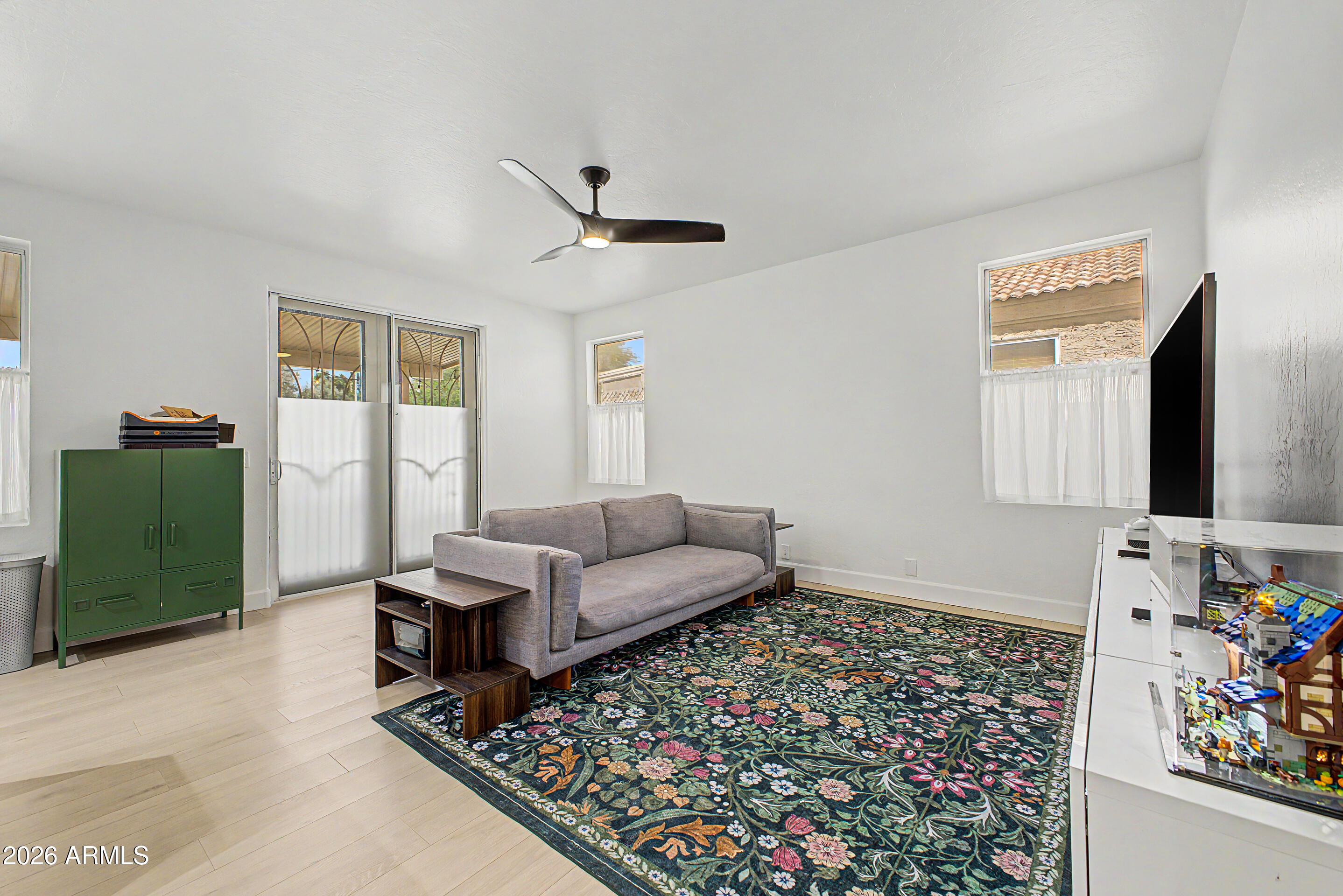 WARNER RANCH 4 UNIT ONE - Residential