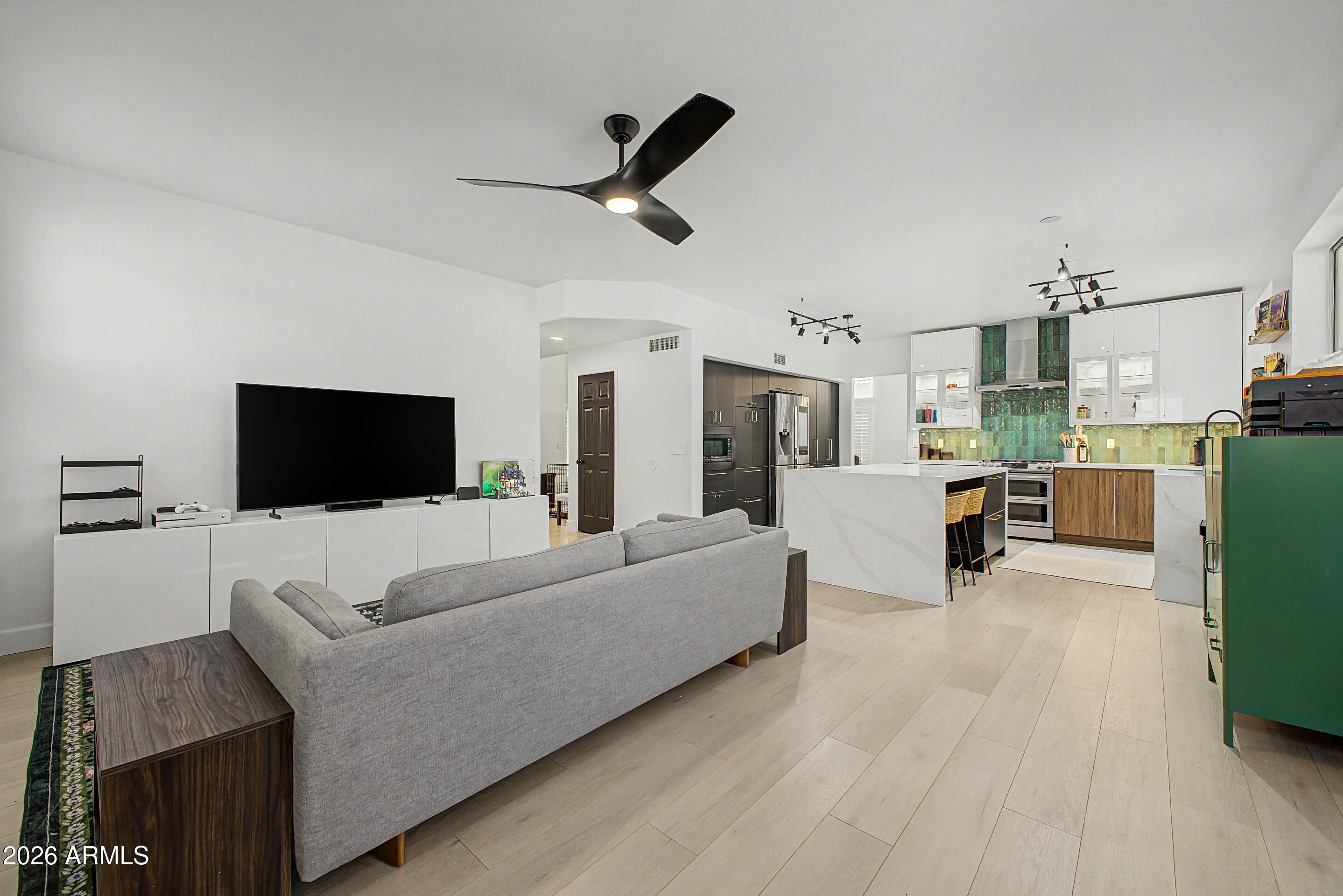WARNER RANCH 4 UNIT ONE - Residential