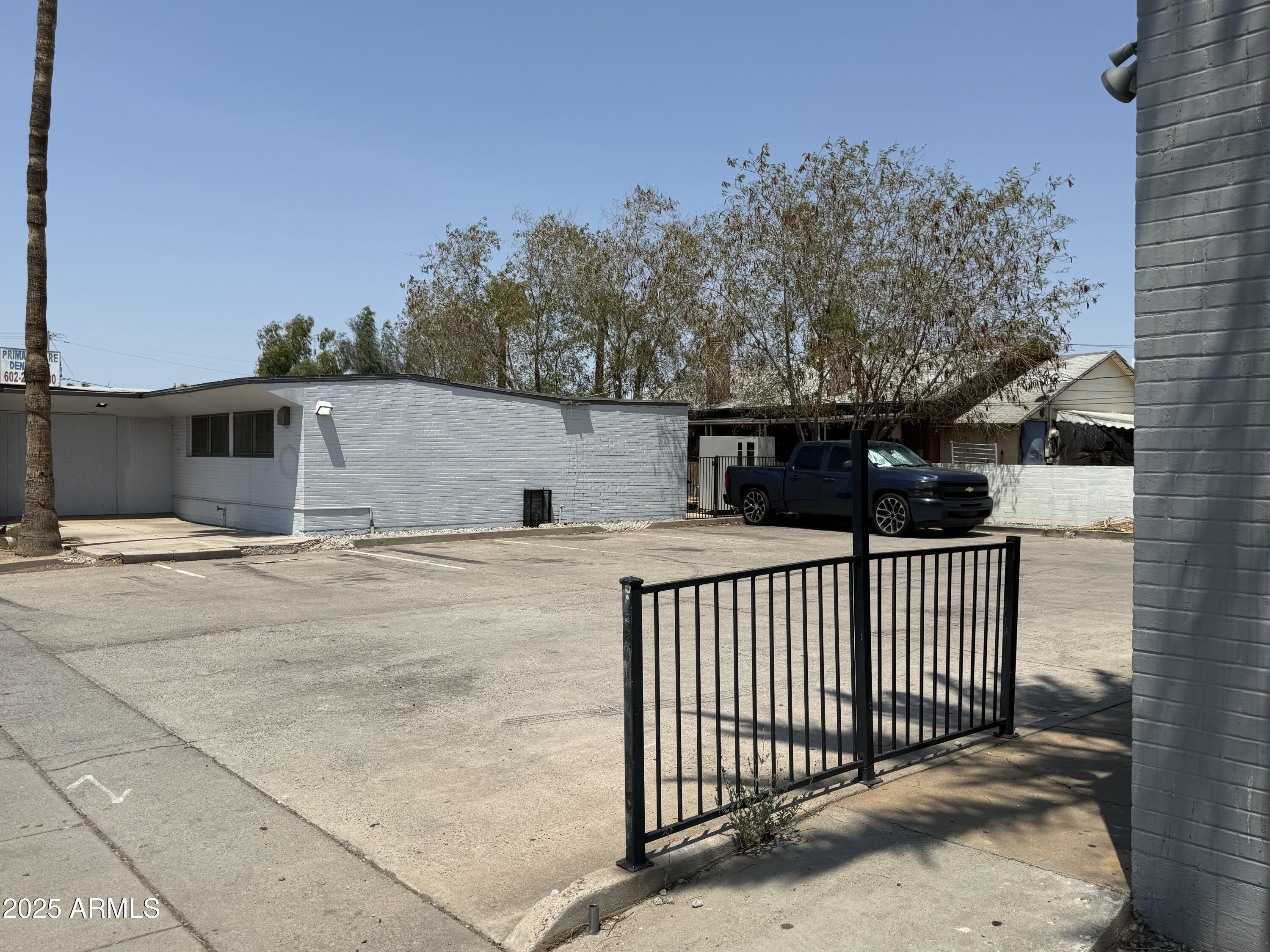 MCDOWELL HEIGHTS - Commercial Sale