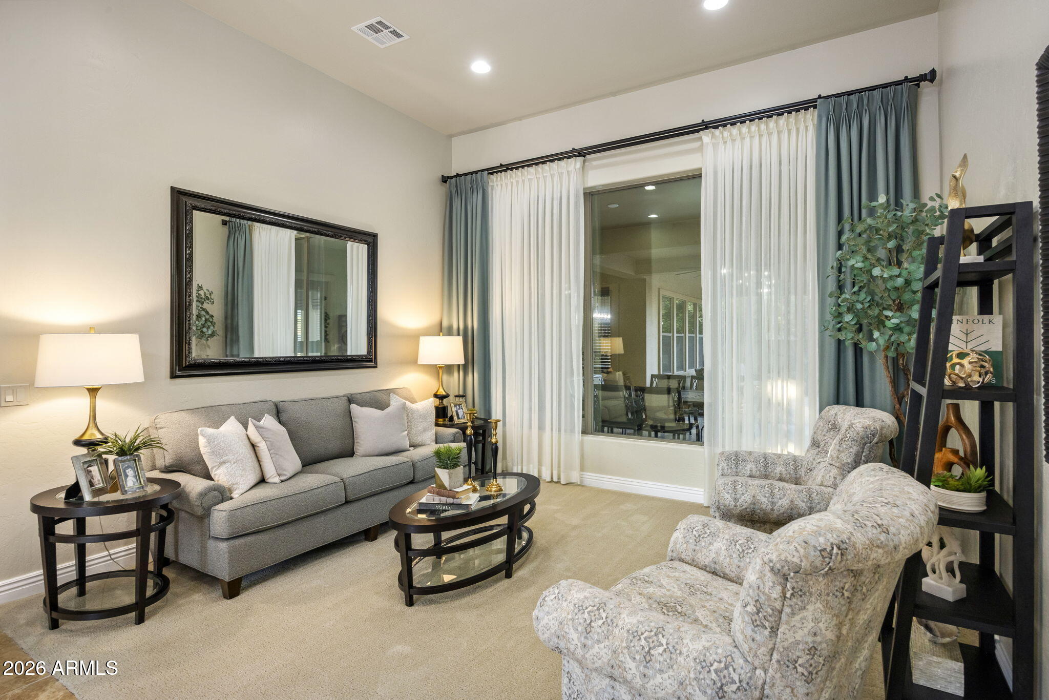 VISTA ESTANCIA - Residential
