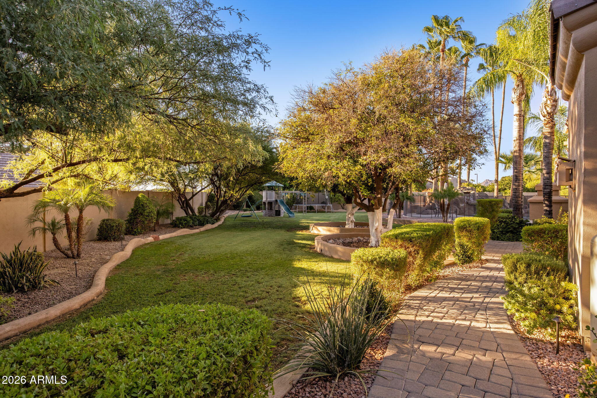VISTA ESTANCIA - Residential