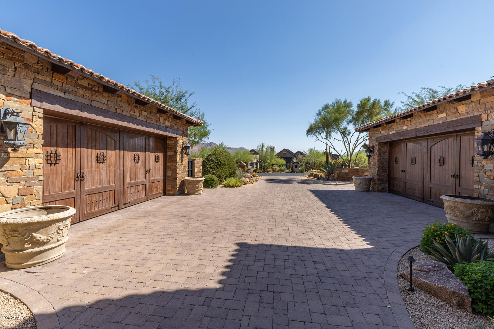 ESTANCIA - Residential