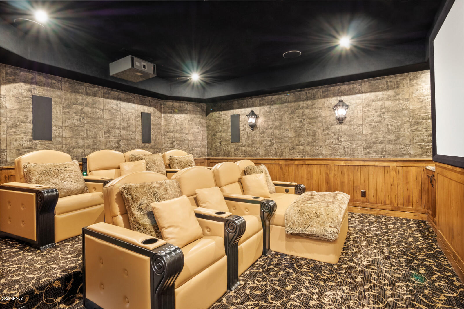 ESTANCIA - Residential