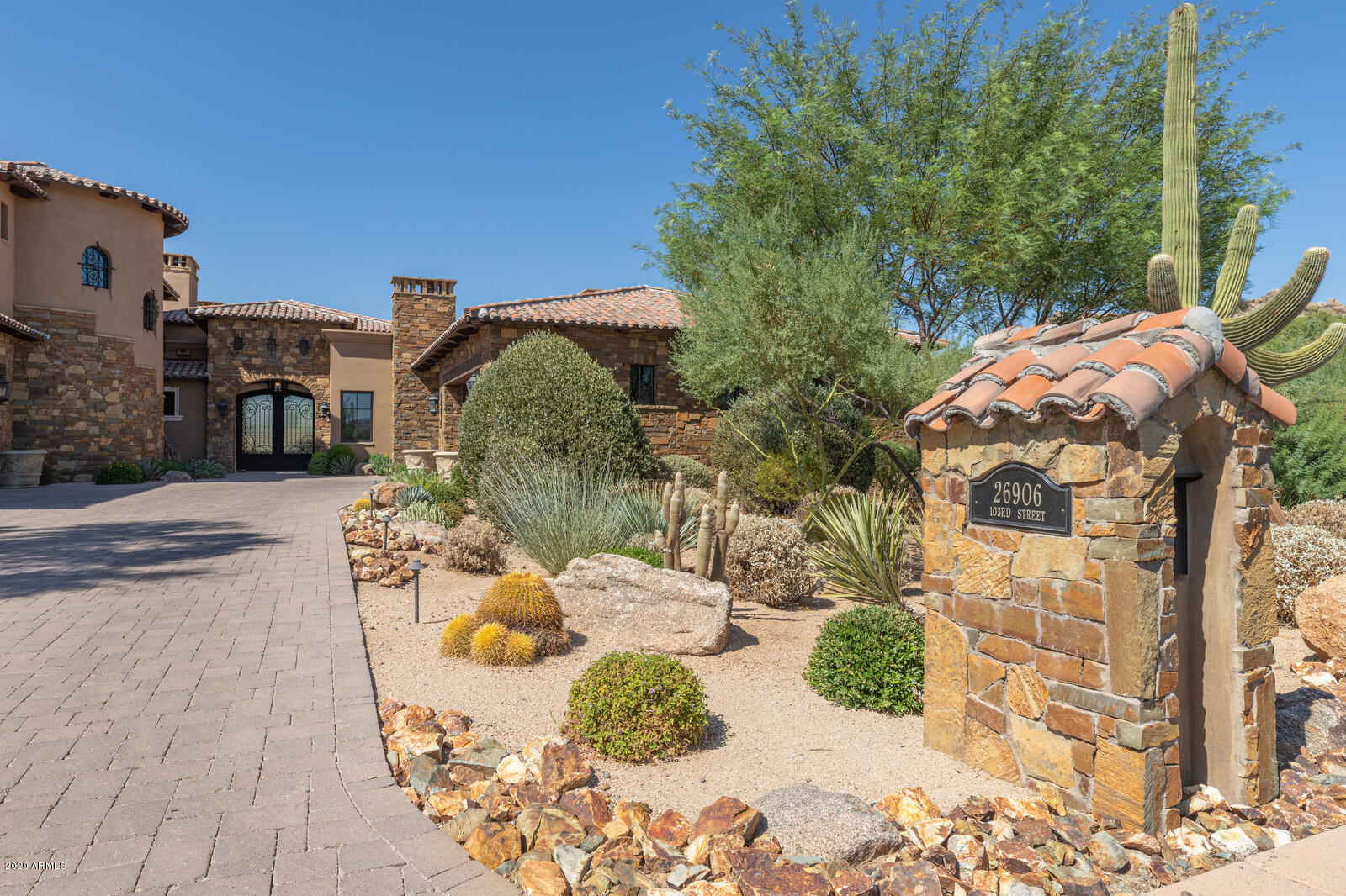 ESTANCIA - Residential