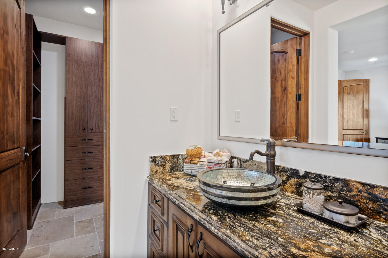 ESTANCIA - Residential