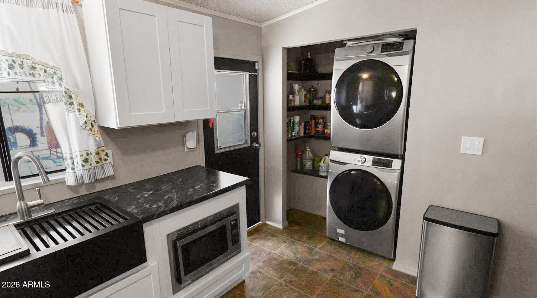 WHISPERING RANCH UNIT 3 BLK 4 - Residential