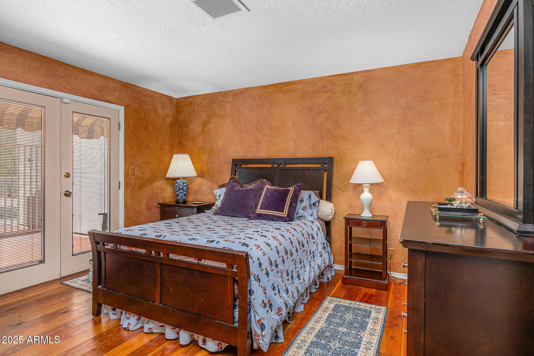 CAMELBACK MANOR - Residential