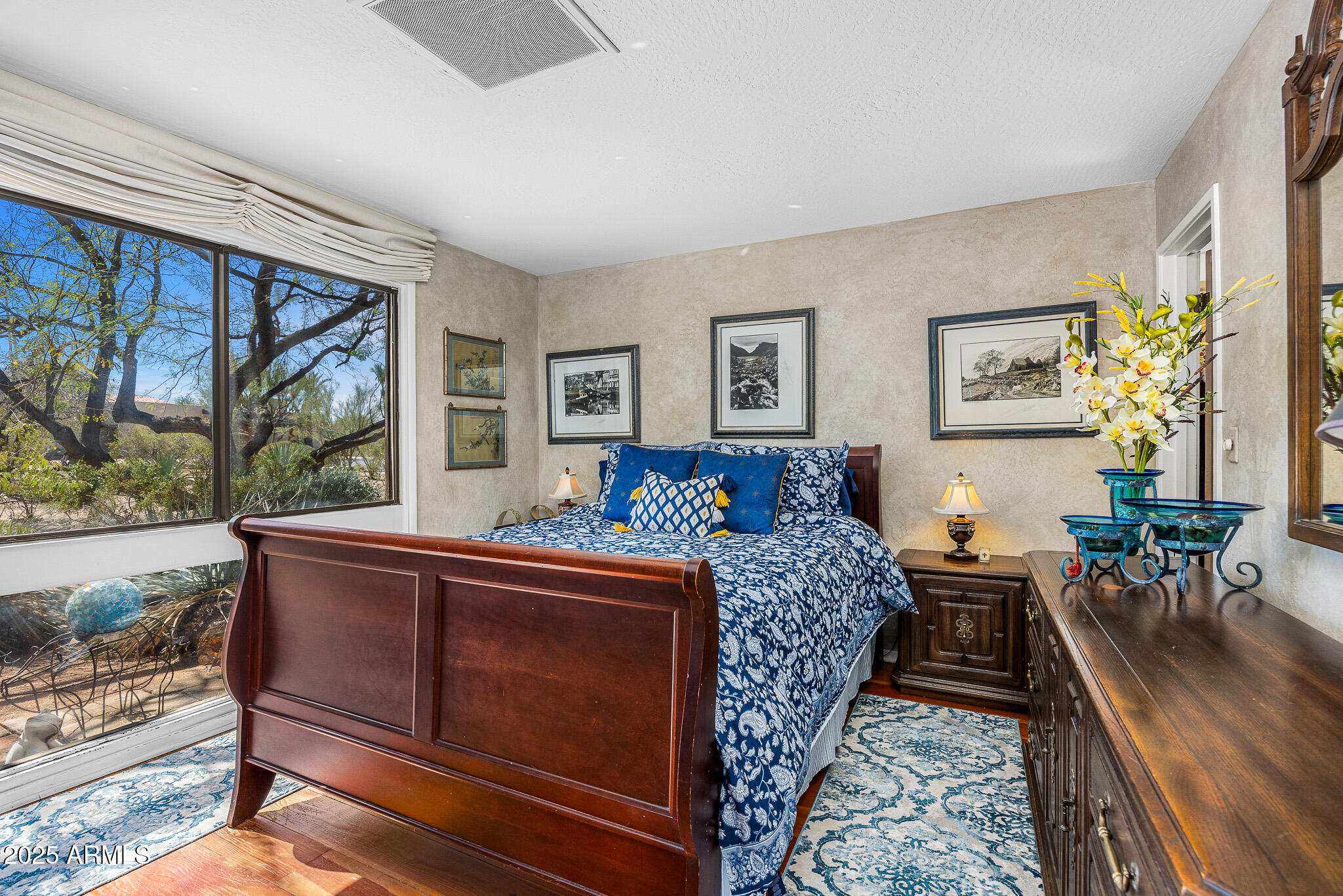 CAMELBACK MANOR - Residential