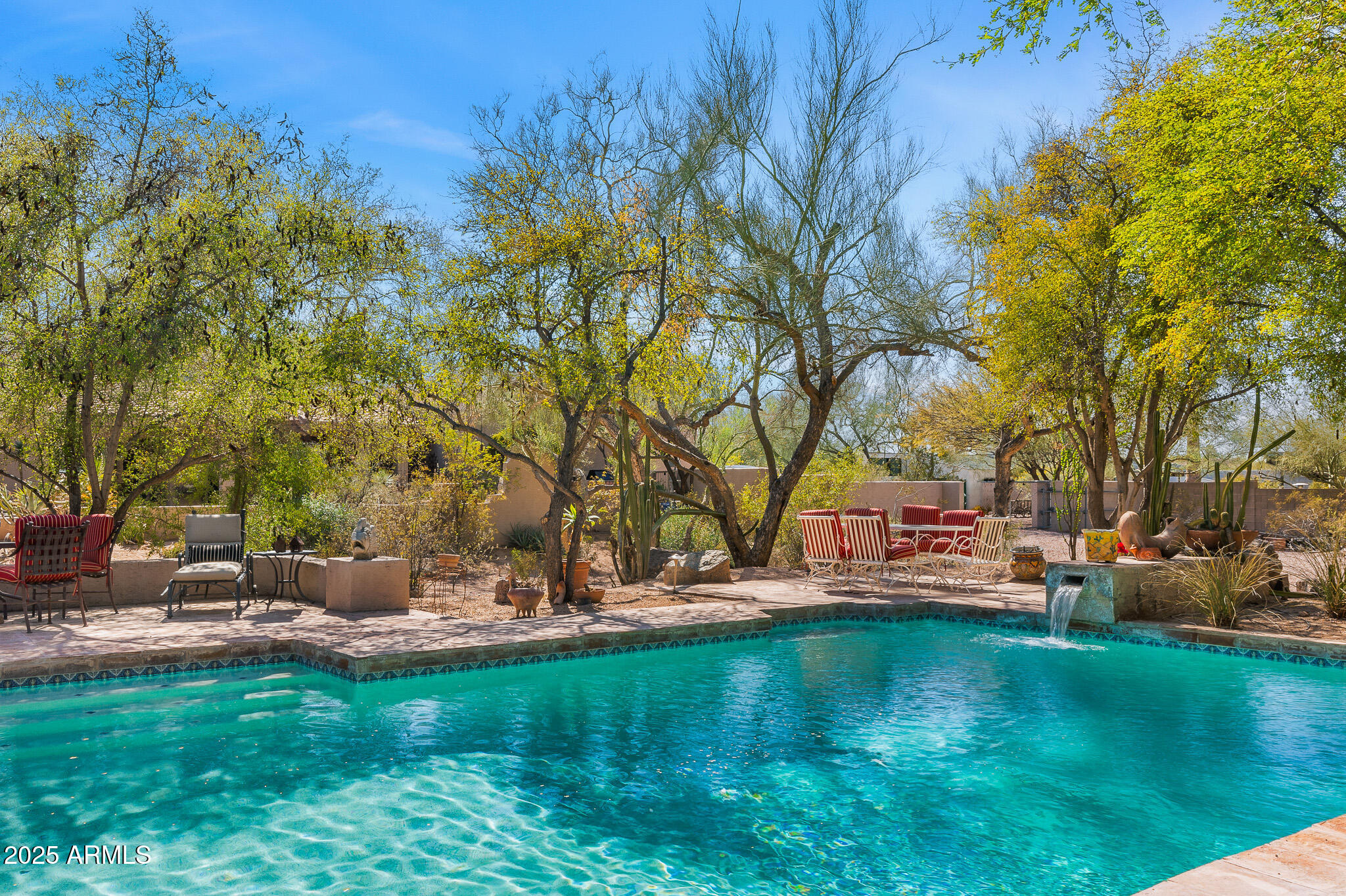 CAMELBACK MANOR - Residential