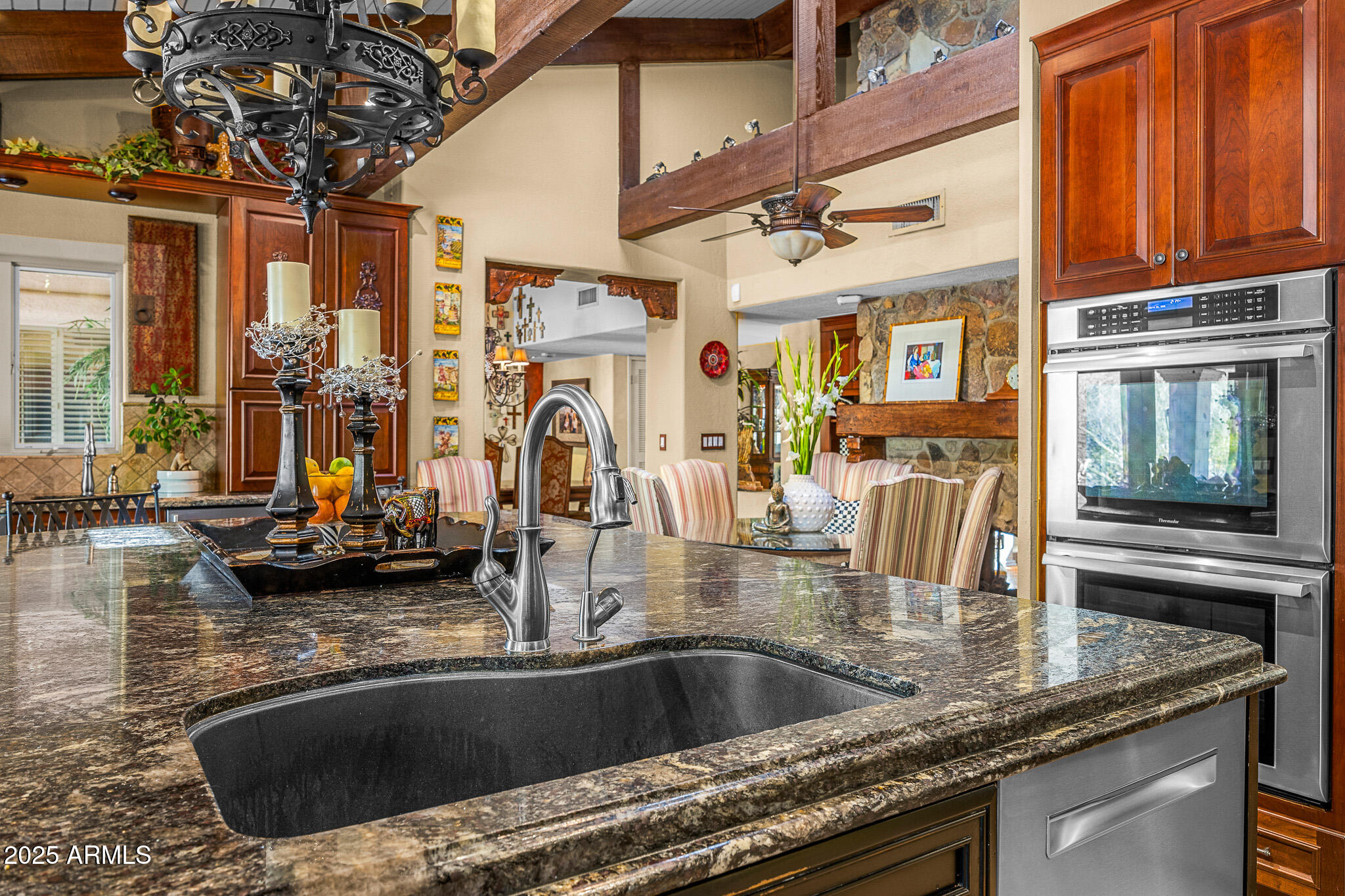 CAMELBACK MANOR - Residential