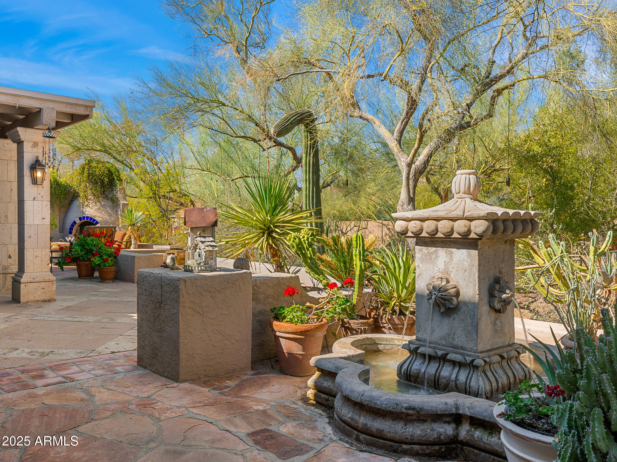 CAMELBACK MANOR - Residential