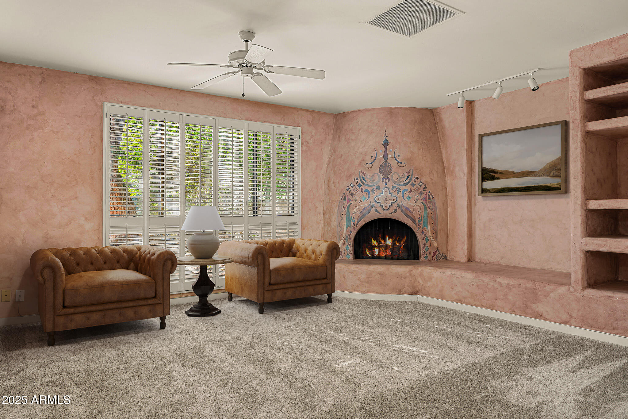 CAMELBACK MANOR - Residential