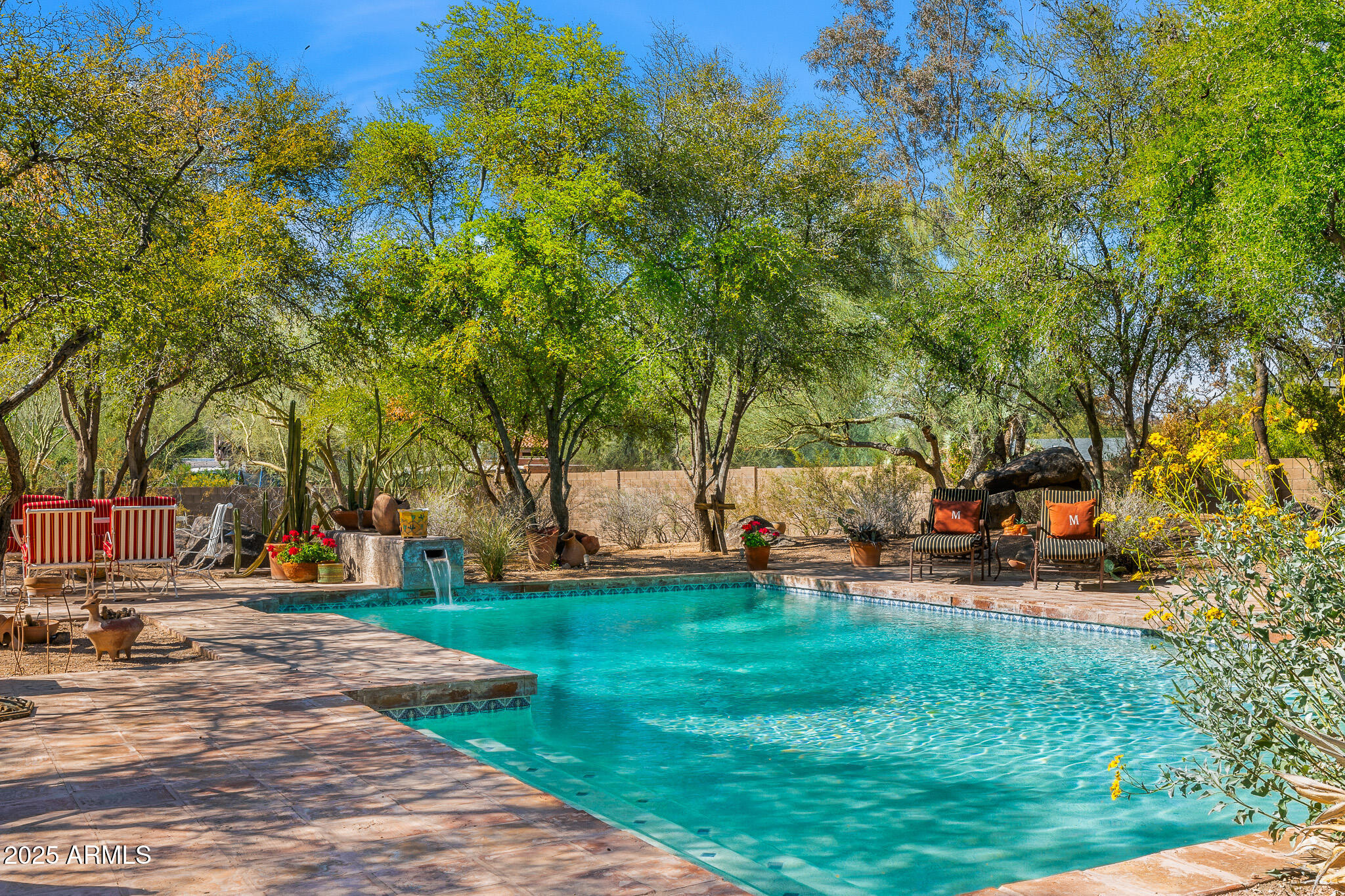 CAMELBACK MANOR - Residential