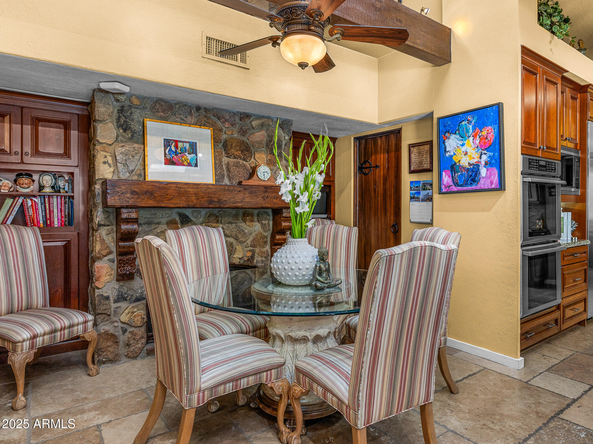 CAMELBACK MANOR - Residential