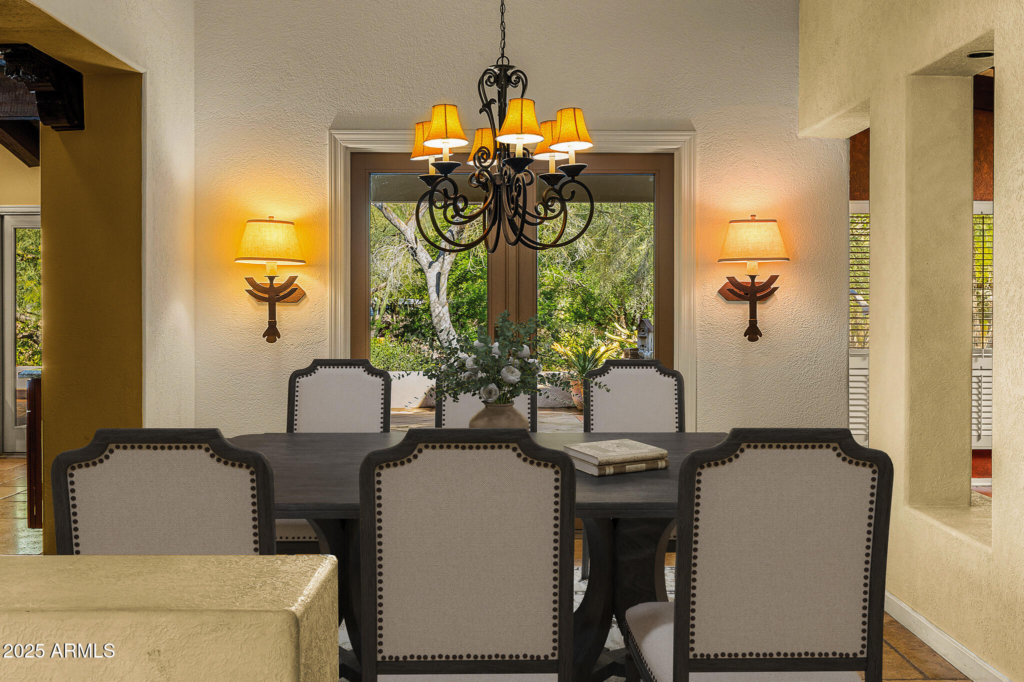 CAMELBACK MANOR - Residential