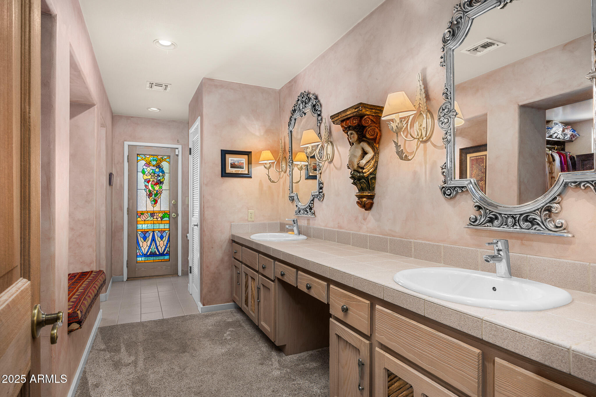 CAMELBACK MANOR - Residential