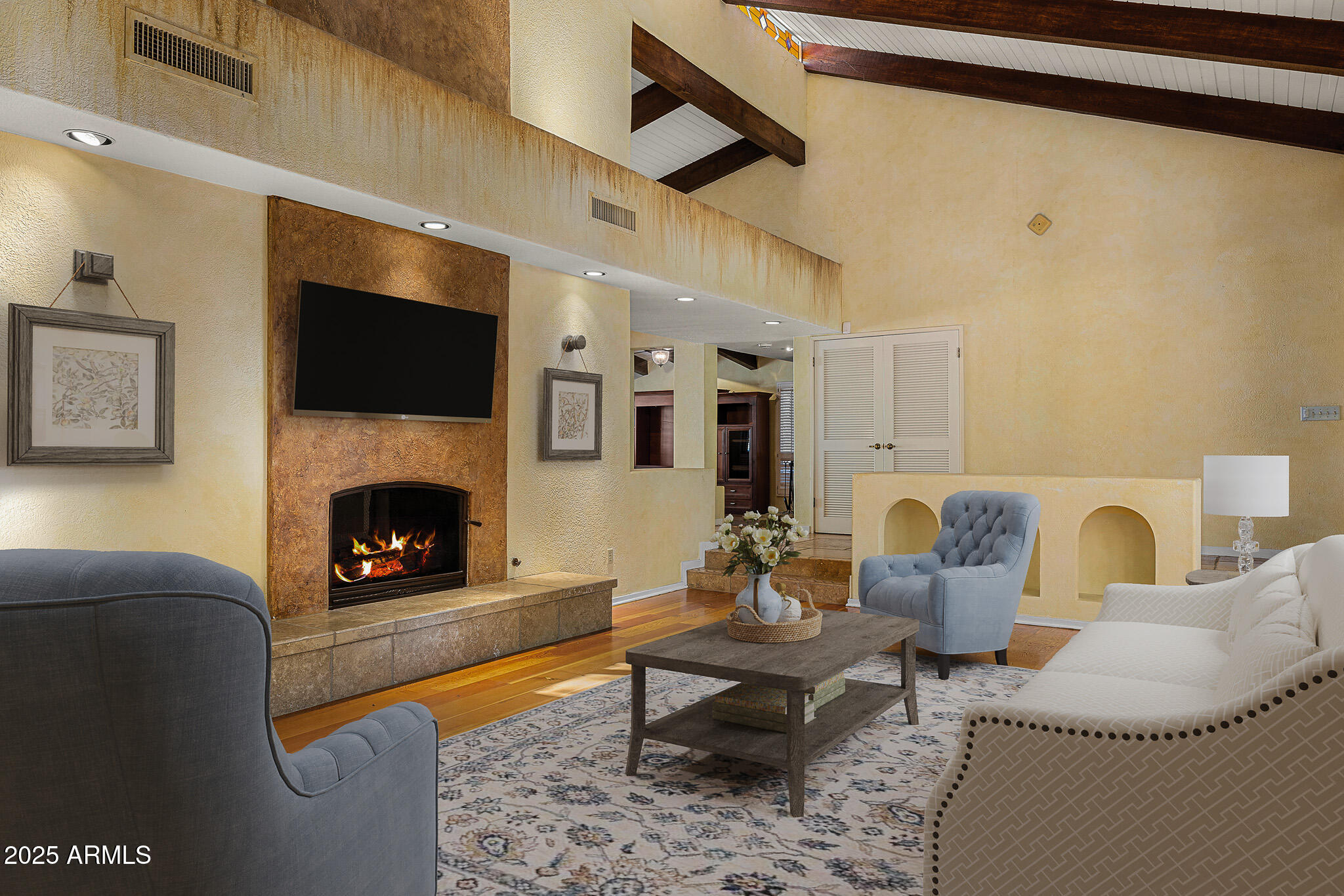 CAMELBACK MANOR - Residential
