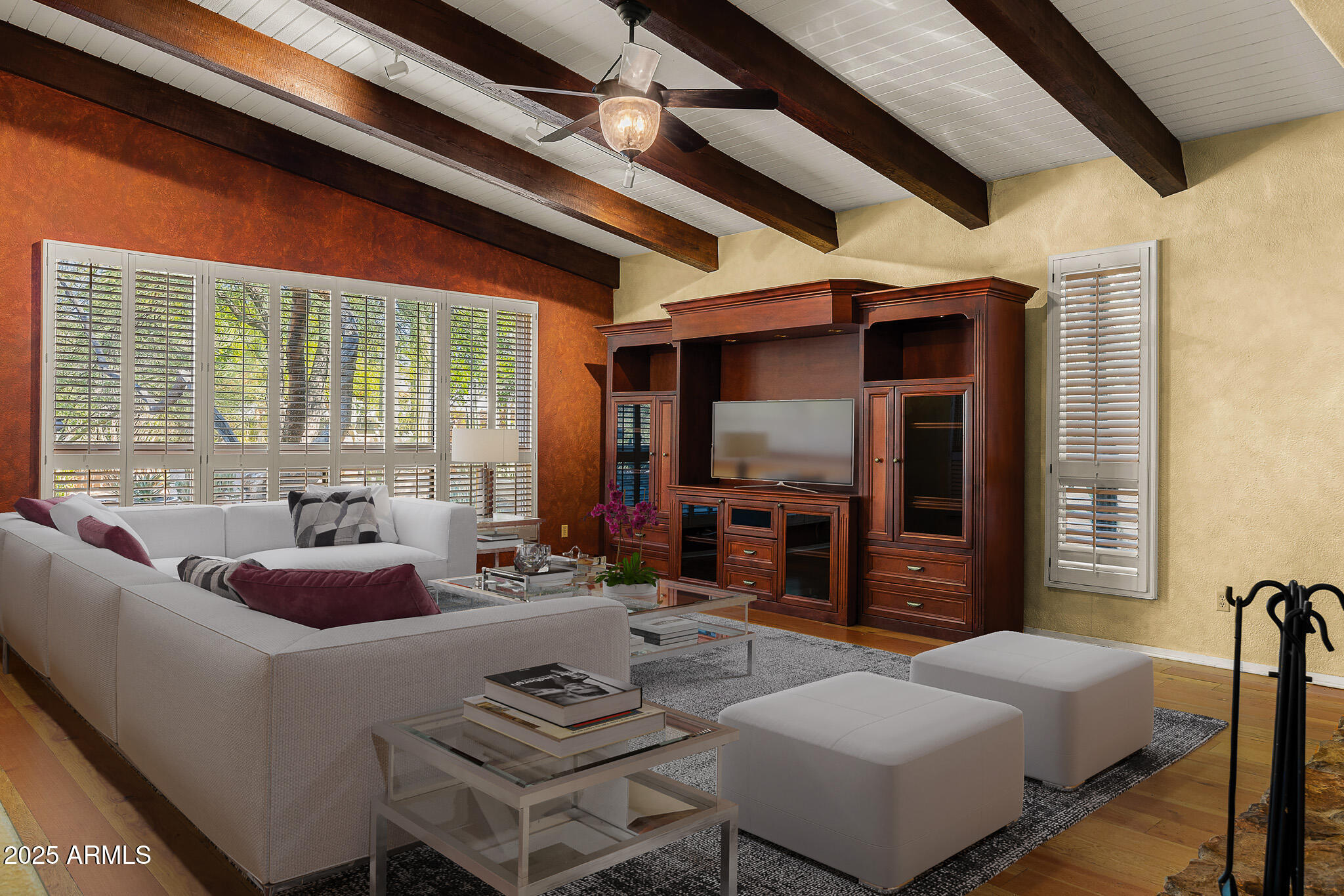 CAMELBACK MANOR - Residential