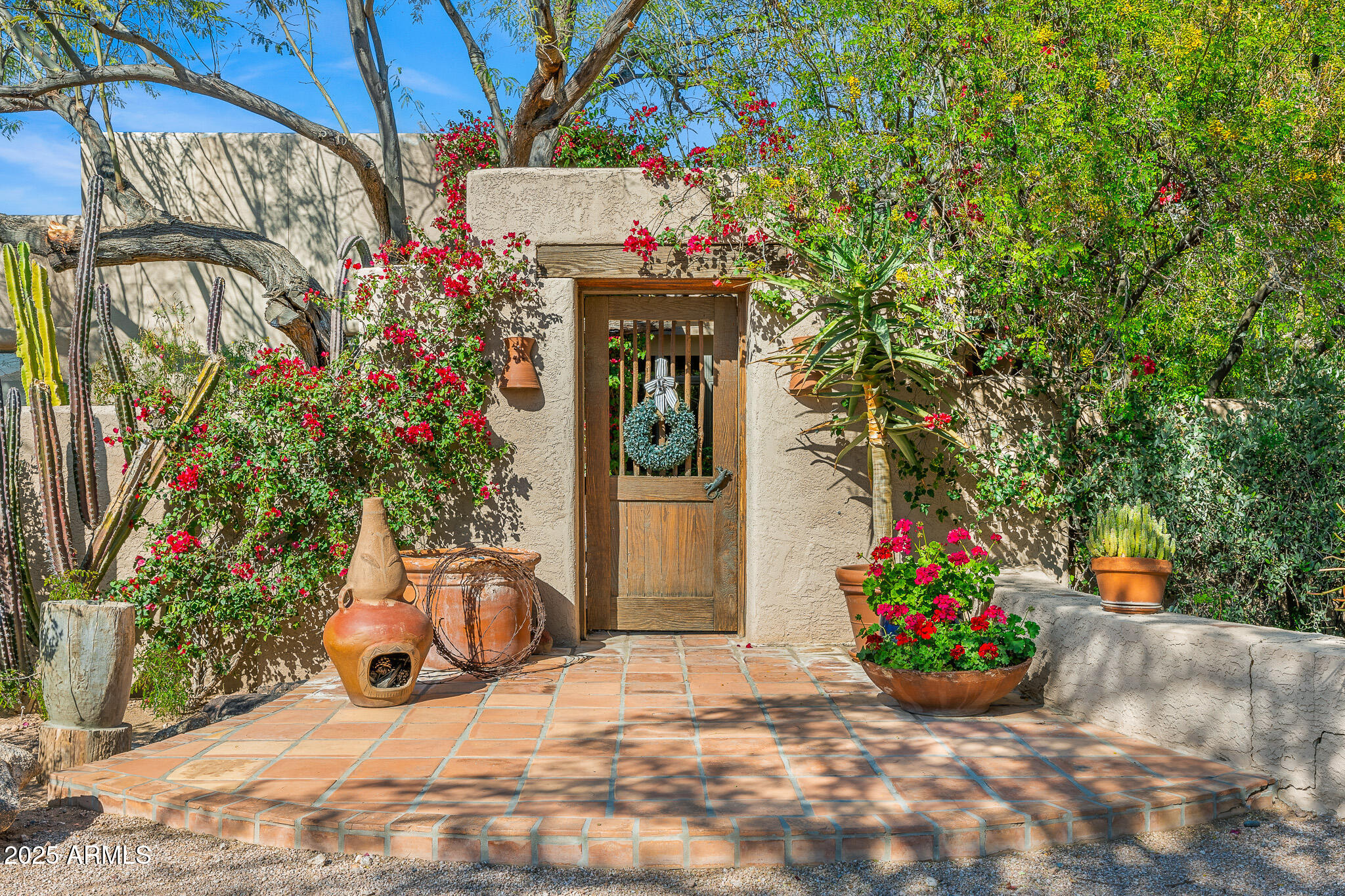 CAMELBACK MANOR - Residential
