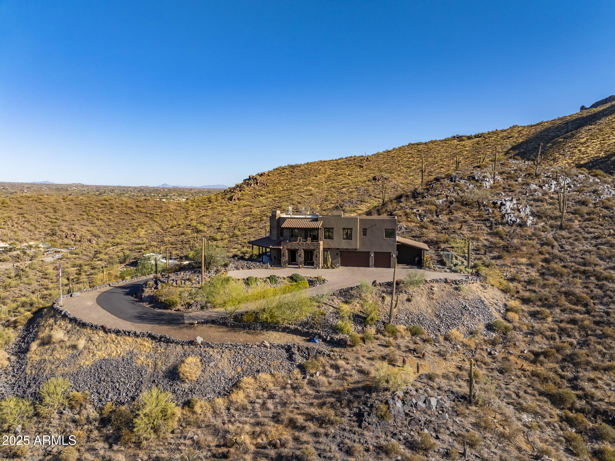 Black Mountain Ridgeline-Endless Sunrise/Sunset Views high above Cave Creek! - Residential