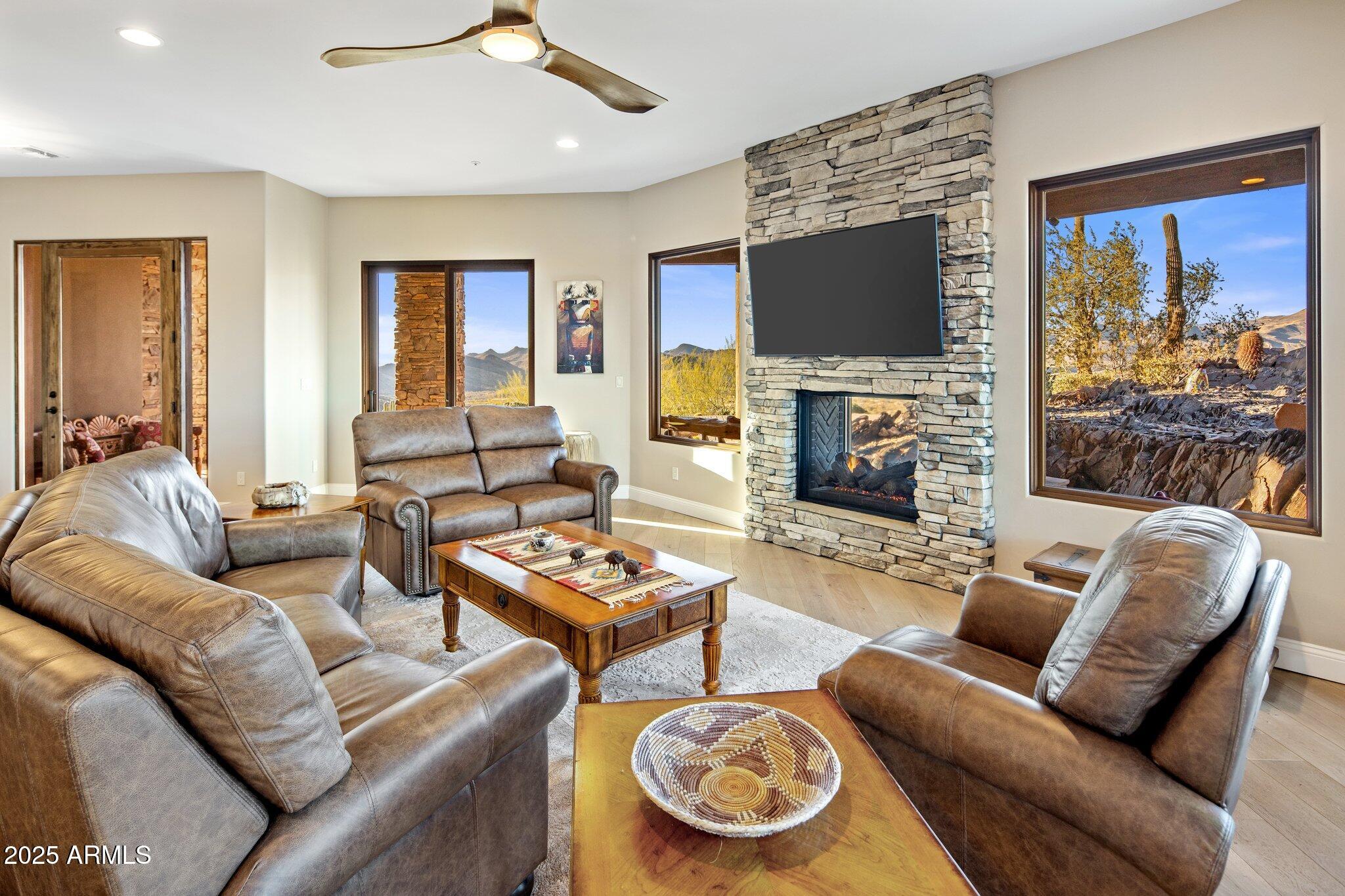 Black Mountain Ridgeline-Endless Sunrise/Sunset Views high above Cave Creek! - Residential