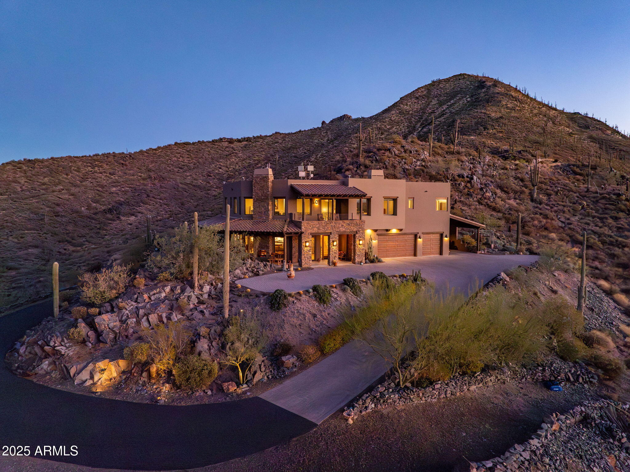 Black Mountain Ridgeline-Endless Sunrise/Sunset Views high above Cave Creek! - Residential