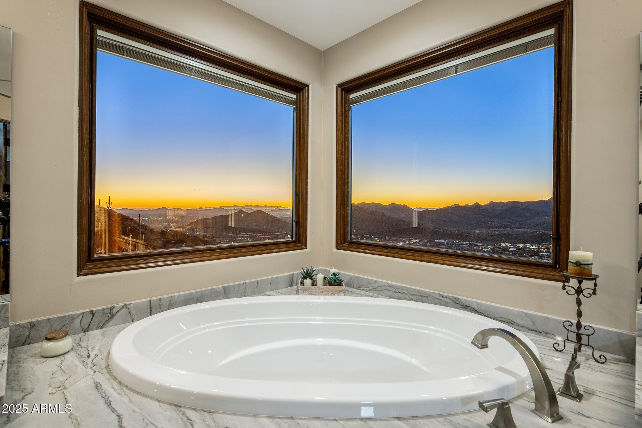 Black Mountain Ridgeline-Endless Sunrise/Sunset Views high above Cave Creek! - Residential