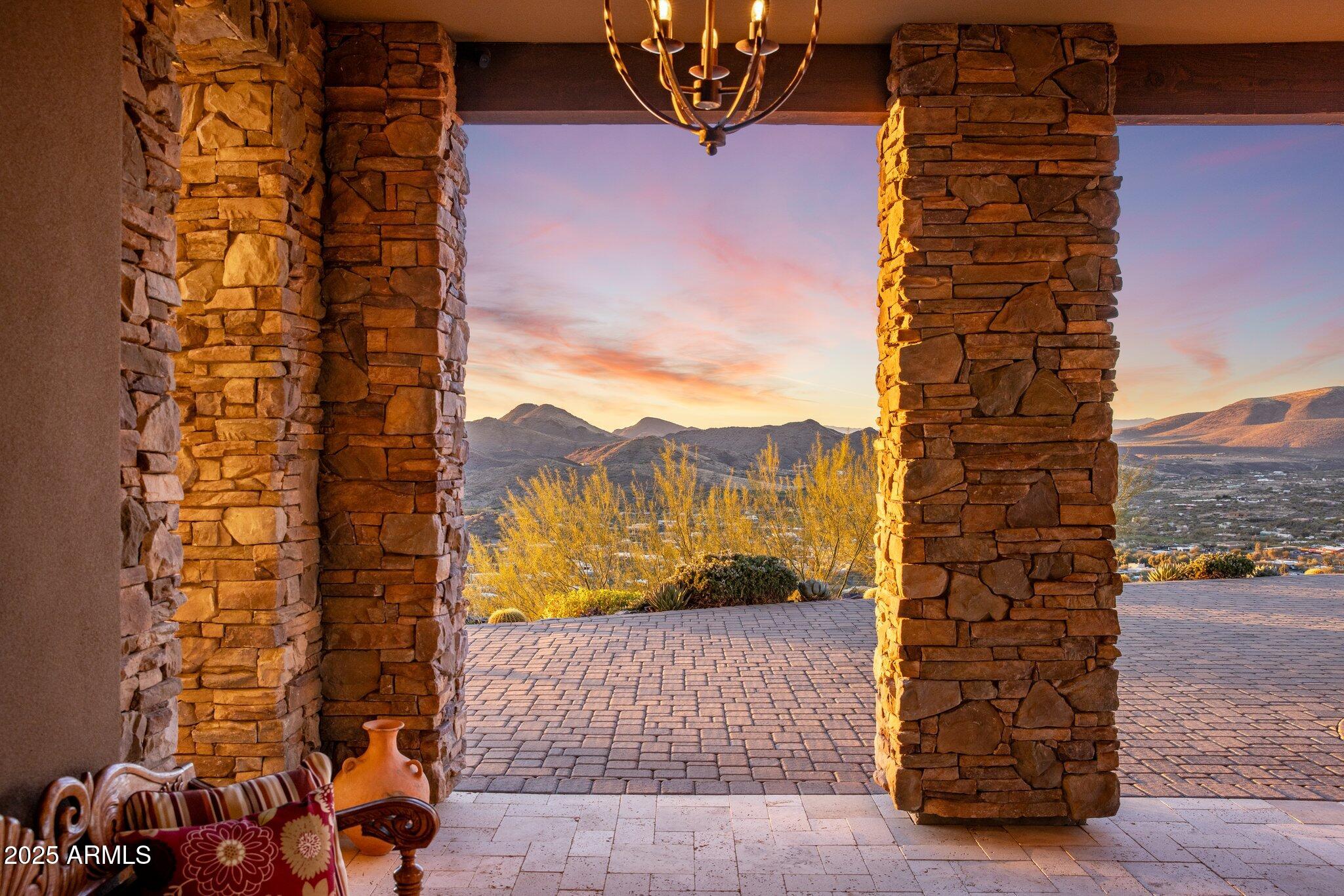 Black Mountain Ridgeline-Endless Sunrise/Sunset Views high above Cave Creek! - Residential