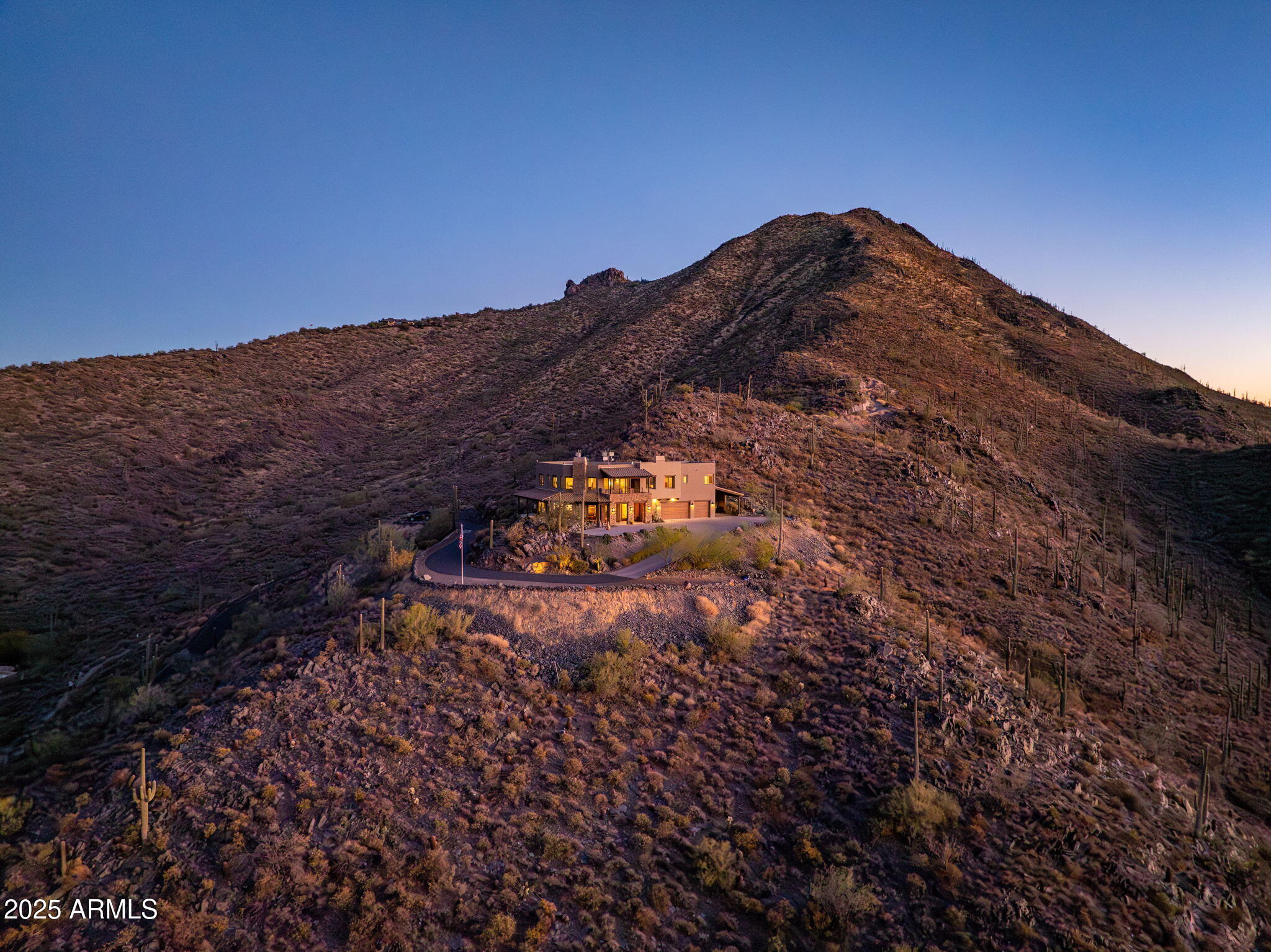 Black Mountain Ridgeline-Endless Sunrise/Sunset Views high above Cave Creek! - Residential
