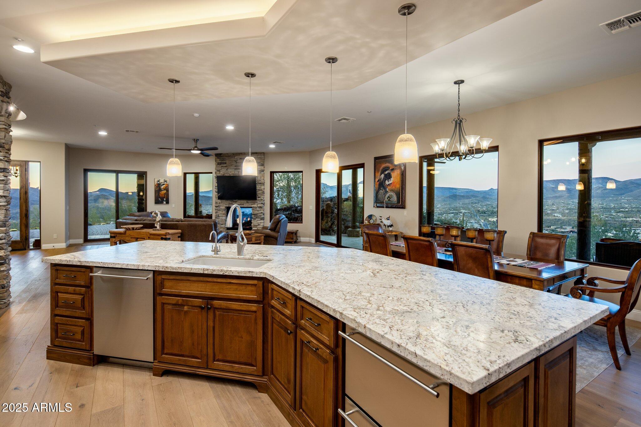 Black Mountain Ridgeline-Endless Sunrise/Sunset Views high above Cave Creek! - Residential