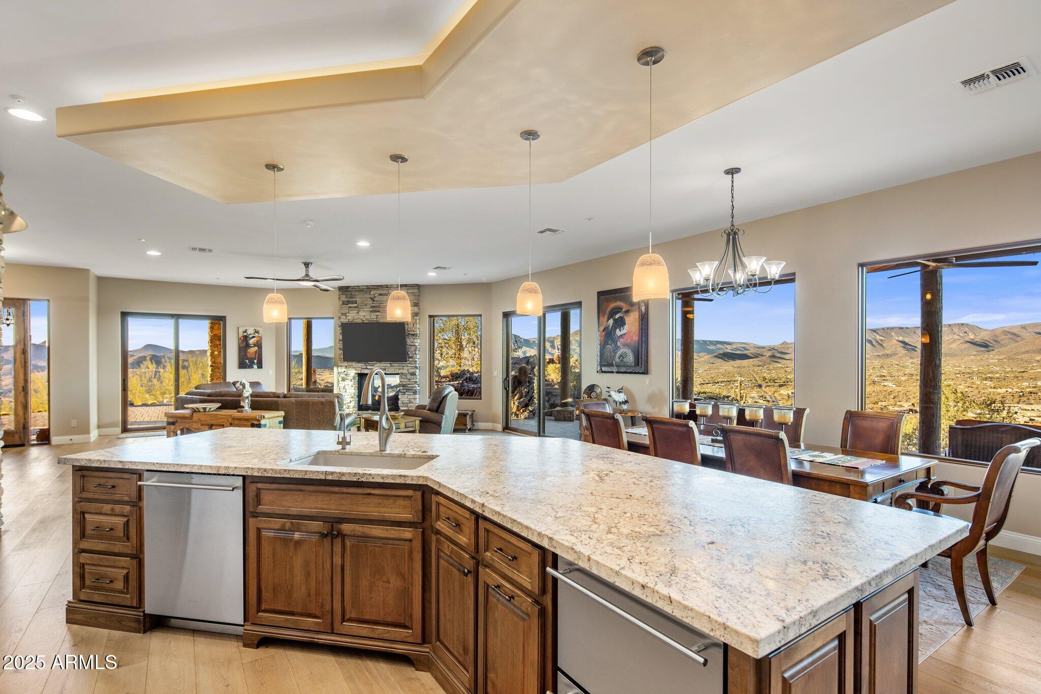 Black Mountain Ridgeline-Endless Sunrise/Sunset Views high above Cave Creek! - Residential