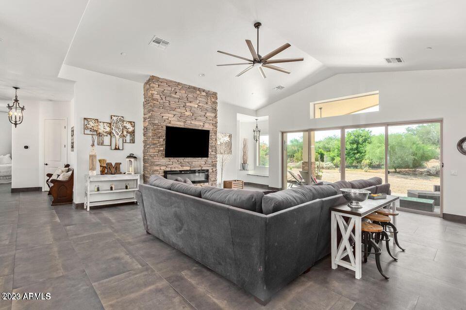 TONTO VERDE GOLF CLUB COMMUNITY - Residential