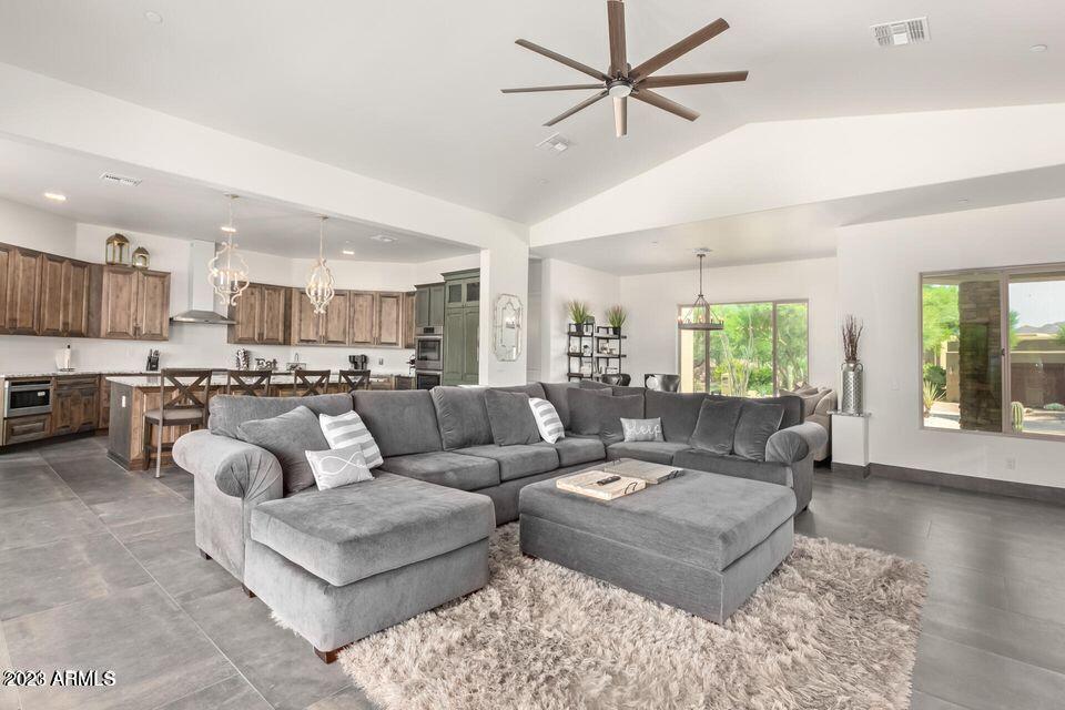 TONTO VERDE GOLF CLUB COMMUNITY - Residential