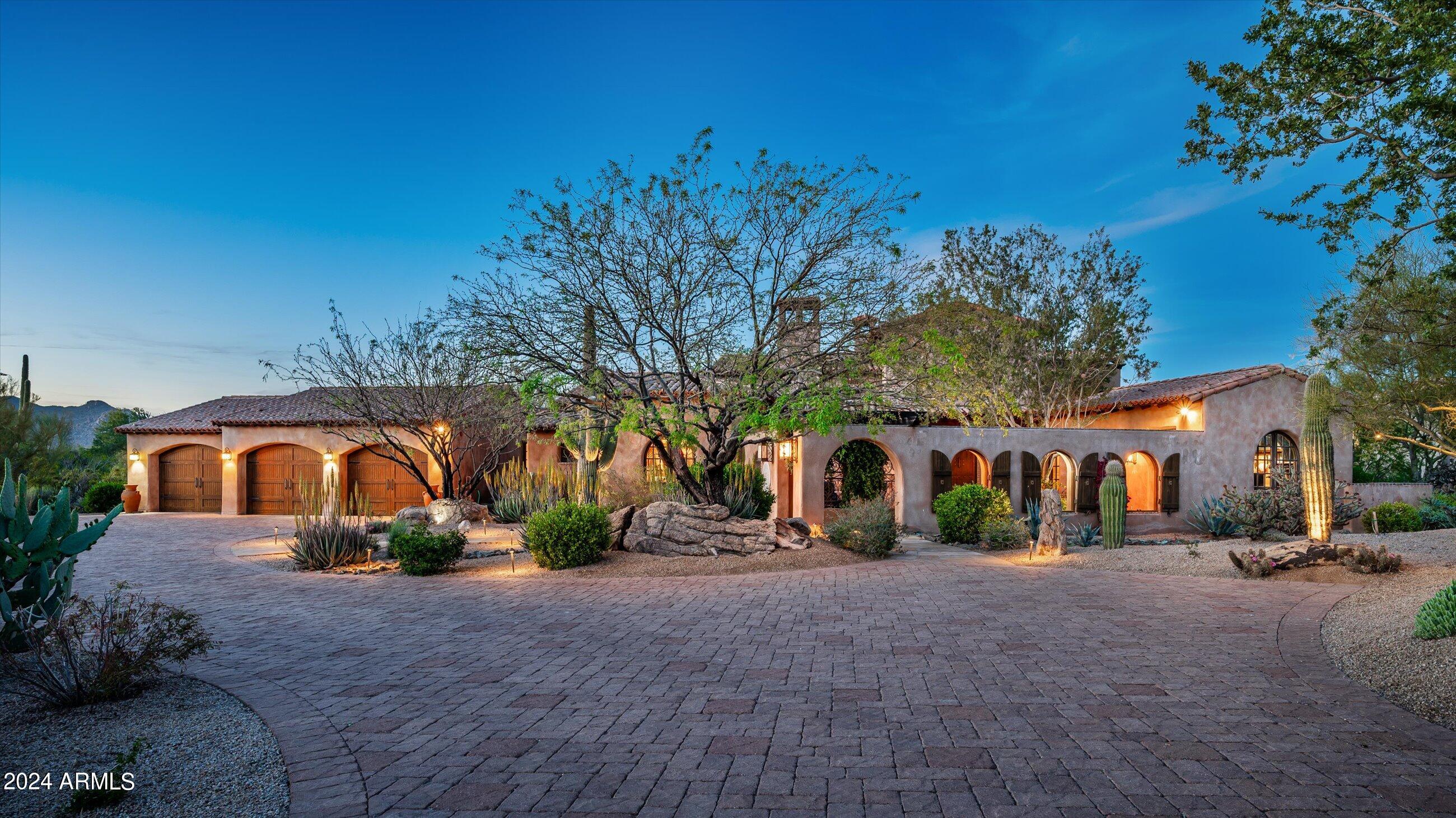 WHISPER ROCK - Residential
