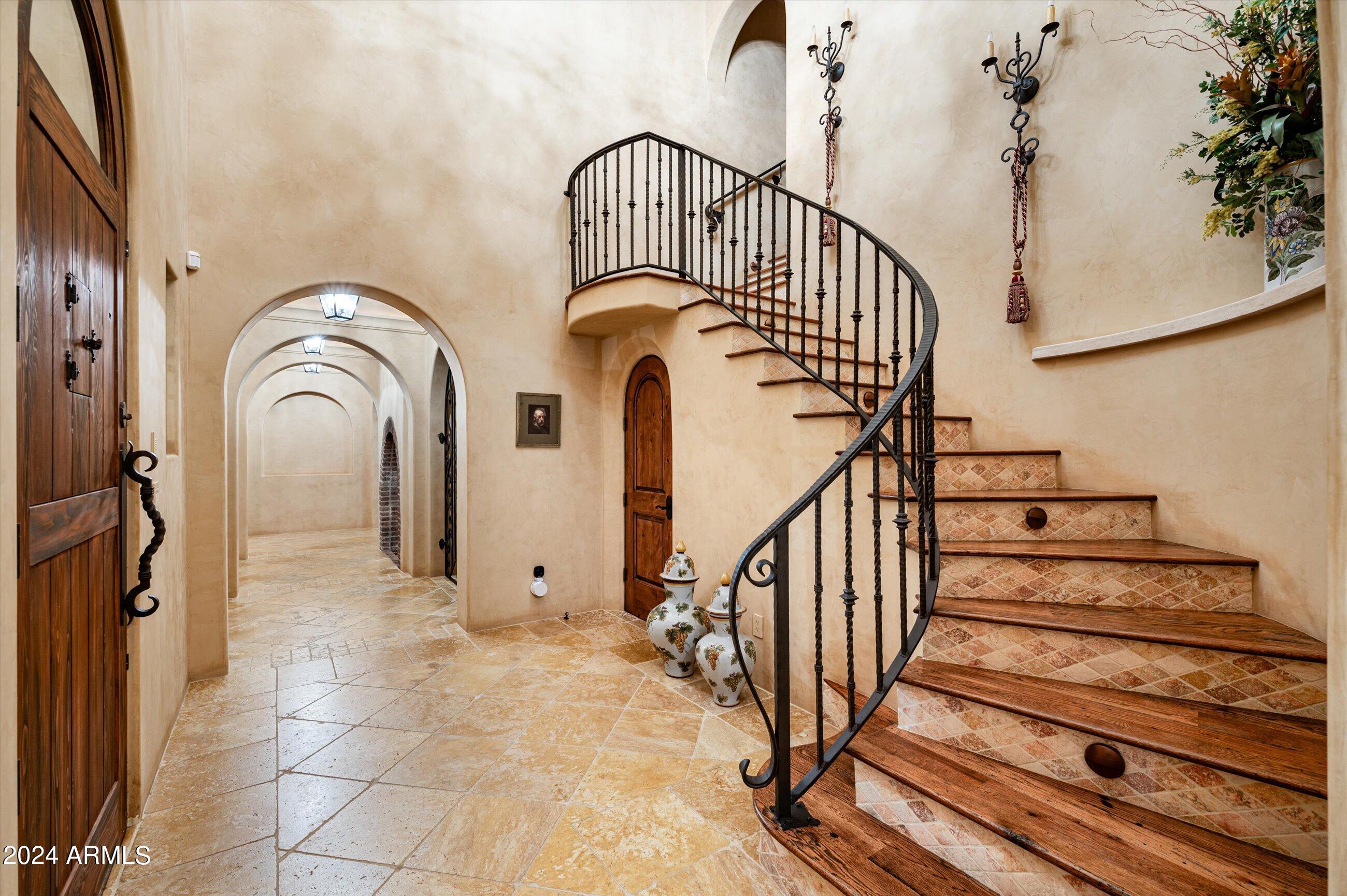 WHISPER ROCK - Residential