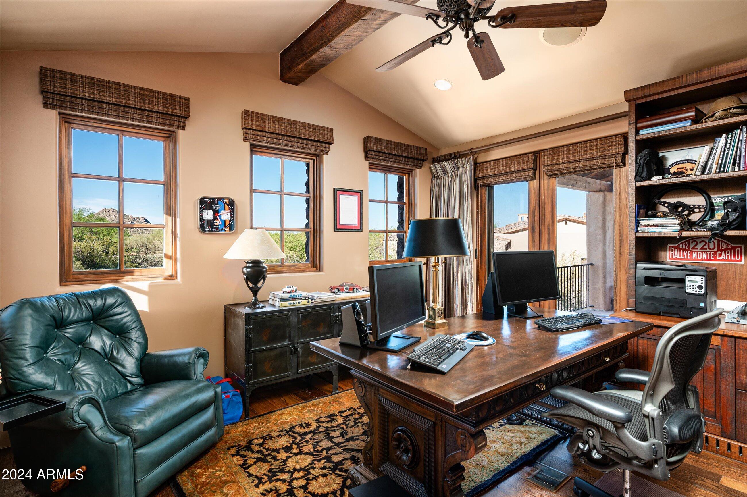 WHISPER ROCK - Residential