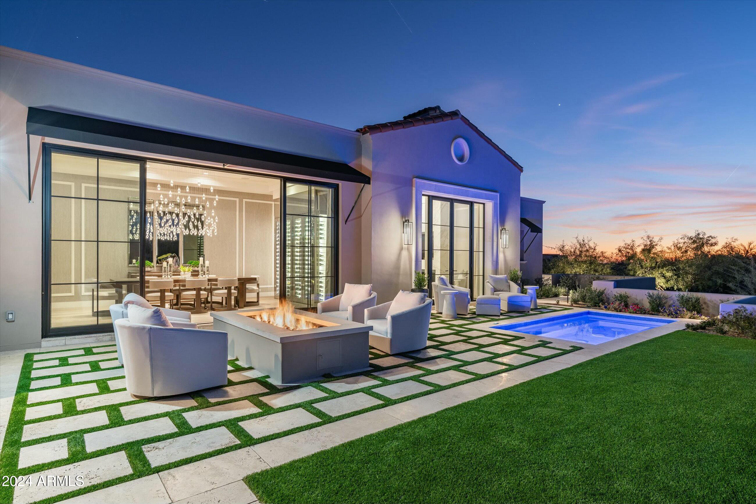 WHISPER ROCK - Residential