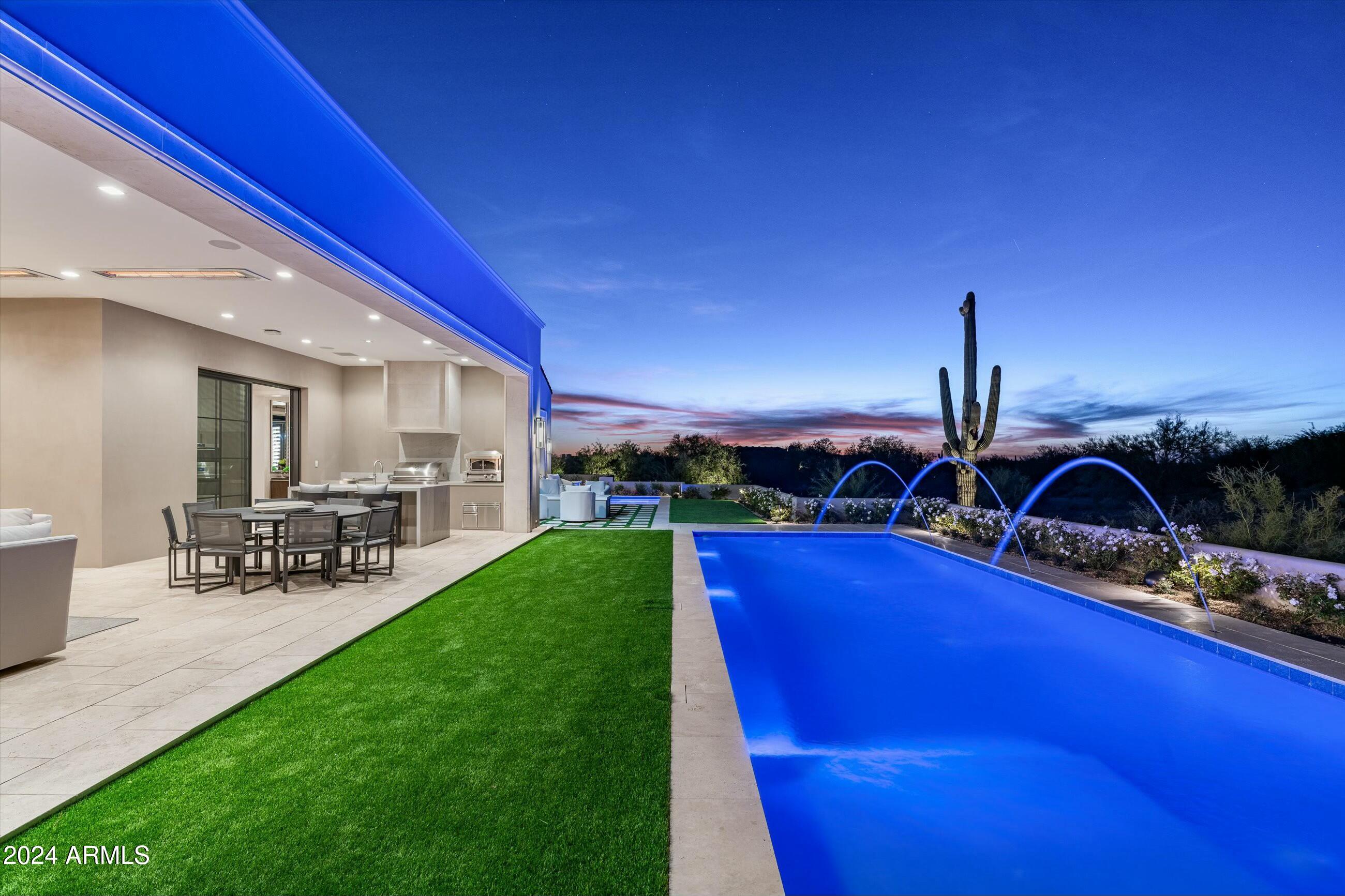 WHISPER ROCK - Residential