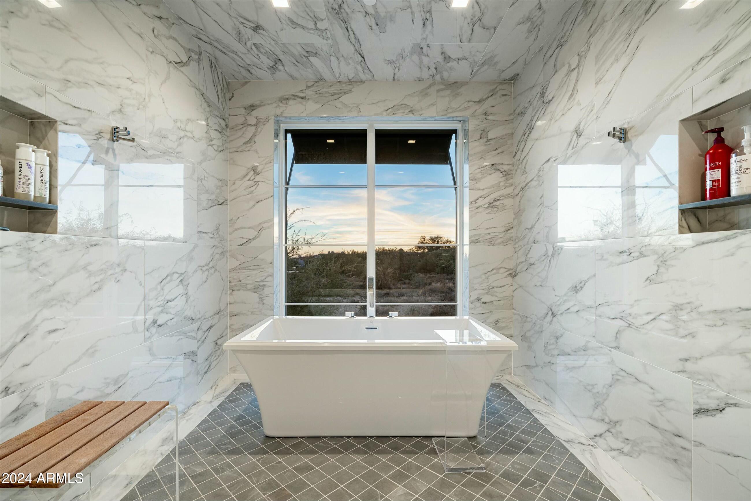 WHISPER ROCK - Residential